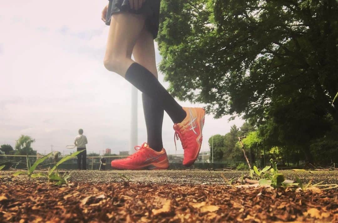 野本かりあのインスタグラム：「新しいテニスシューズ🎾 #asics」