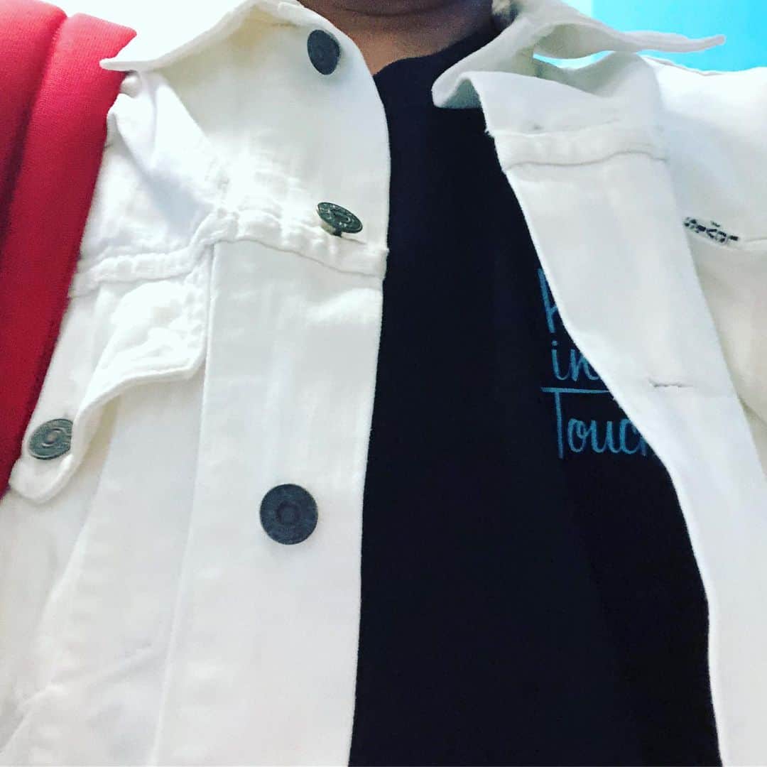 松田岳二さんのインスタグラム写真 - (松田岳二Instagram)「ホワイトデニムのGジャンがマイブームです #levis」5月22日 15時53分 - cbsmgrfc