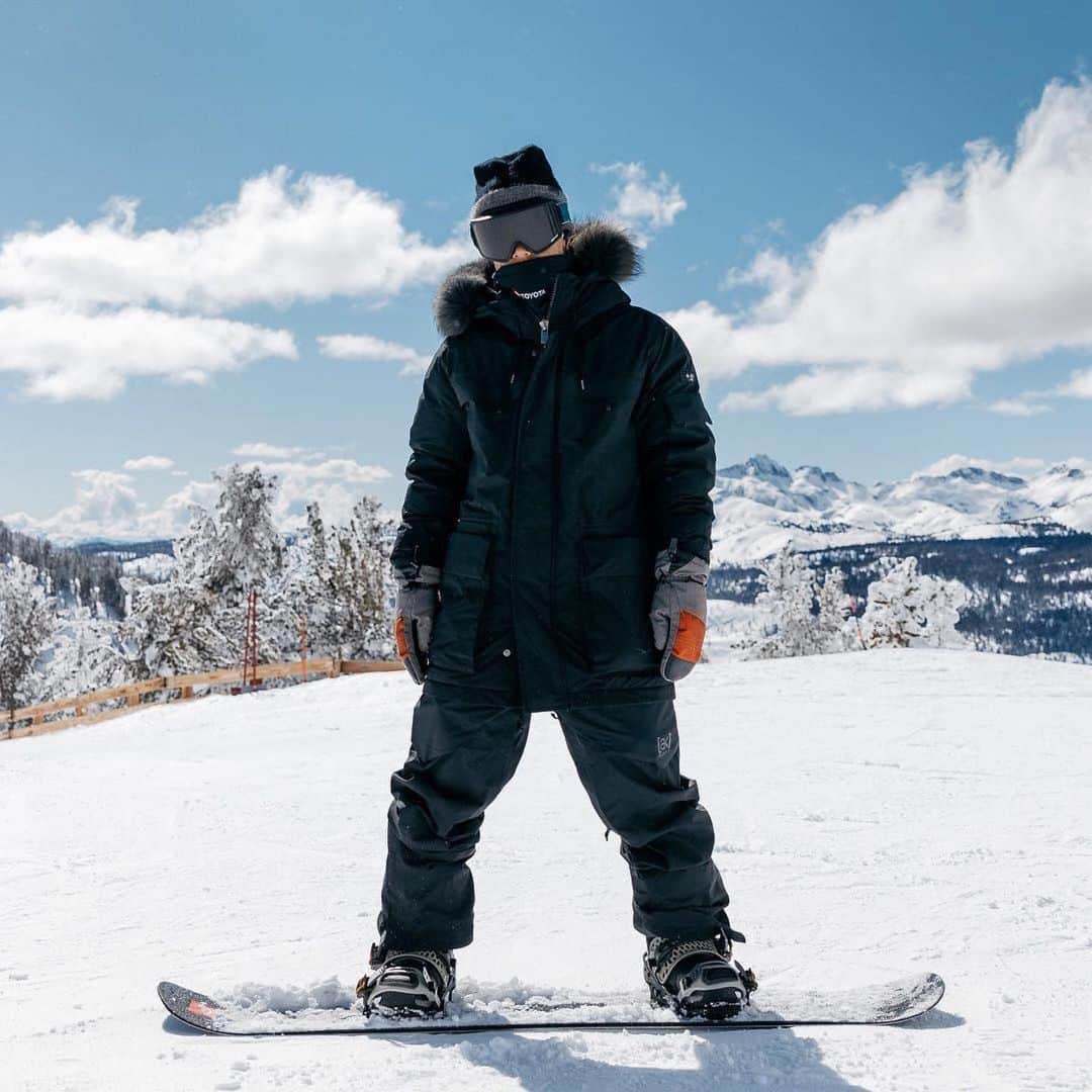 タトラスさんのインスタグラム写真 - (タトラスInstagram)「#Repost @louievito ・・・ All black. #Winter #snow #snowboarding #Tatras #mountains _____ #tatras #snowboard #olympic #snow #winter #nature #fw #fashion #fashiongram #instafashion #fashionista #ootd #lotd #sotd #potd #downjacket #totallook」5月22日 21時55分 - tatras_official