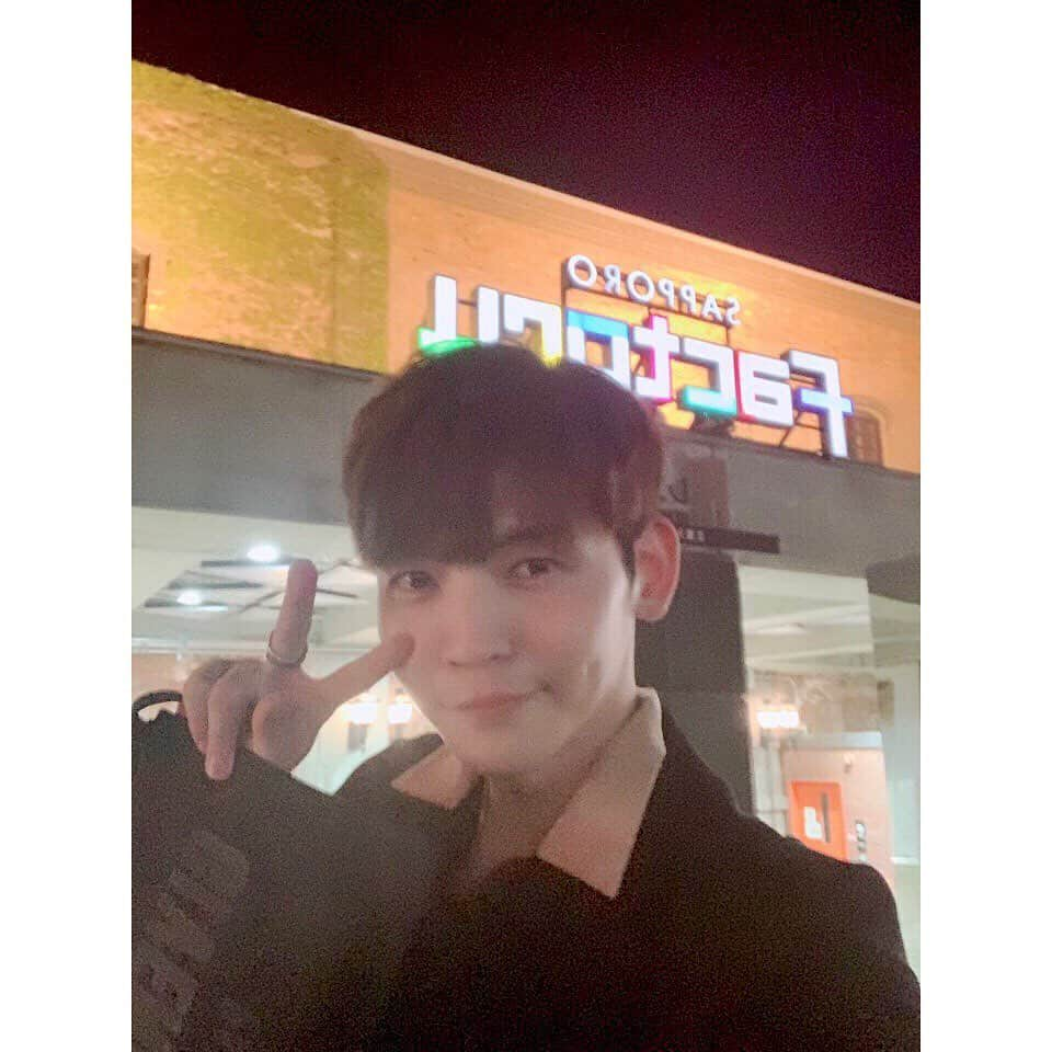 UP10TIONさんのインスタグラム写真 - (UP10TIONInstagram)「[#쿤] 삿포로에서 만난 업텐션🕺🏻 - 안산 까마귀의 삿포로 여행 ⠀⠀⠀ #업텐션 #UP10TION #쿤 #KUHN #삿포로 #SAPPORO」5月22日 16時30分 - u10t_official