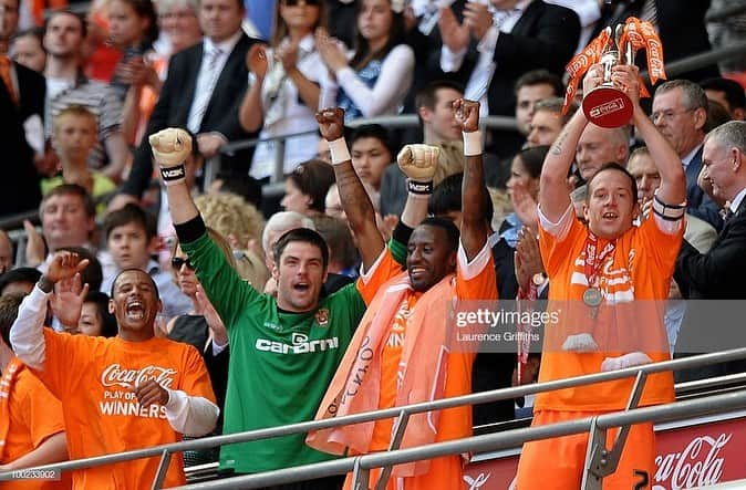 チャーリー・アダムさんのインスタグラム写真 - (チャーリー・アダムInstagram)「9 years ago today a dream became reality ⚽️」5月22日 16時54分 - charlie26adam