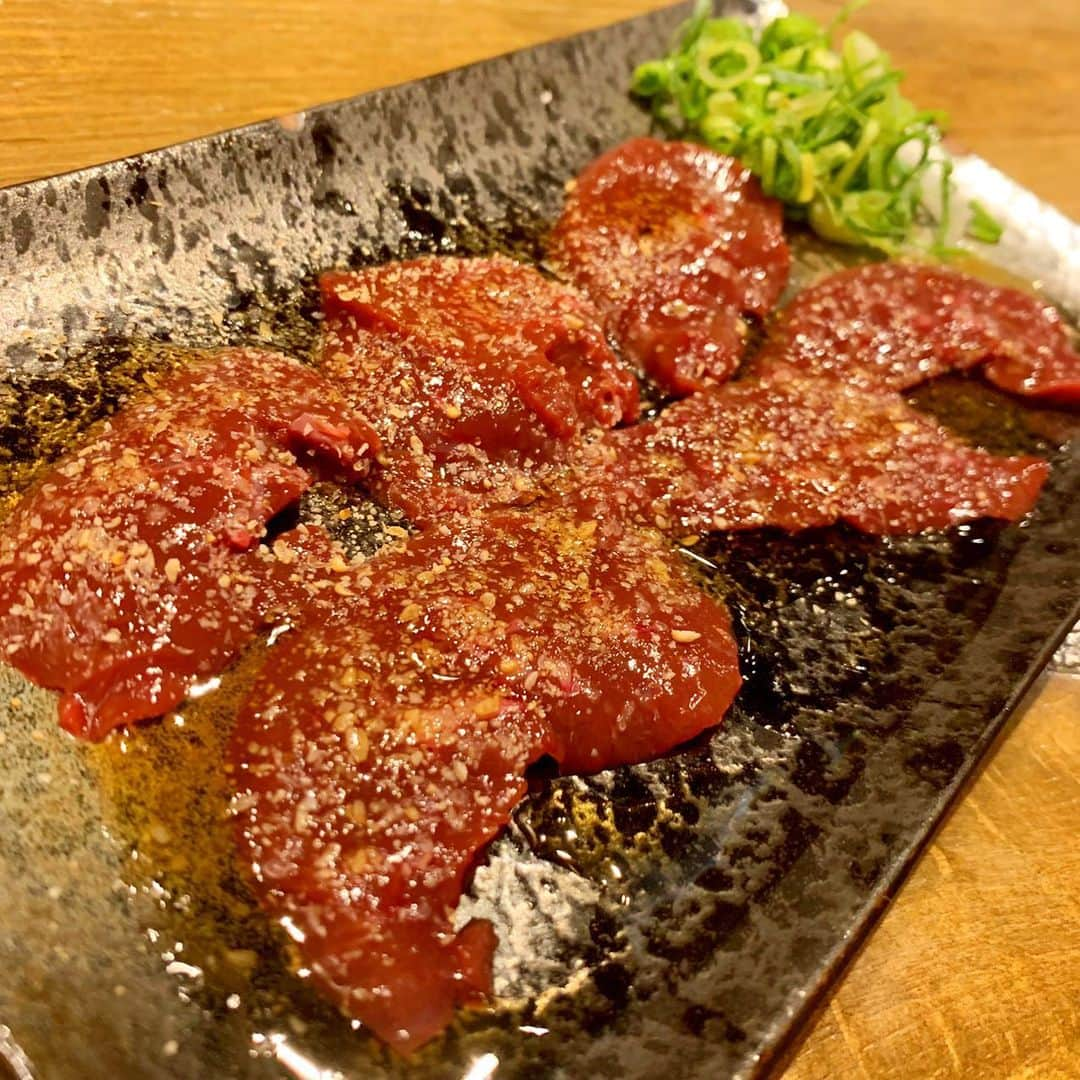 小松彩夏さんのインスタグラム写真 - (小松彩夏Instagram)「﻿ ﻿ どうしても美味しいご飯が食べたい！！(笑)となり、撮影の後に沢井さんを誘い、以前「渋谷3HOURS」の撮影でお邪魔したこともある馬肉専門店「ロッキー馬力屋」( @rocky_barikiya )さんへ。﻿ ﻿ ここの馬刺しが本当に絶品なんです！！﻿ ﻿ 今回は馬刺しだけじゃなく、焼肉も♡﻿ ﻿ 2人で沢山頂きました！(笑)﻿ ﻿ 特に馬のレバ刺しと、フワフワのたまごのユッケがオススメ♡﻿ ﻿ 久しぶりに沢井さんと2人でゆっくりご飯。色んな話をして、なんだか前向きな気持ちに。この方といると落ち着くわー。笑﻿ ﻿ そしてやっぱりお肉を食べると元気が出る！！(笑)﻿ ﻿  ヘルシーで美味しい馬肉は最高です♡﻿ ﻿ 写真撮り忘れたので一緒に行った北海道旅行の時の。笑﻿ ﻿ またお友達連れて行こっと♪﻿ ﻿ 肉バル 【ロッキー馬力屋】﻿ 東京都渋谷区道玄坂１丁目１５−３﻿ プリメーラ道玄坂﻿ ﻿ #馬肉#馬肉専門店#渋谷馬肉#渋谷焼肉#渋谷ディナー#肉好き#ロッキー馬力屋#渋谷#コマログ#沢井美優#戦友#戦士#幸せ時間」5月22日 17時08分 - official_ayaka_502