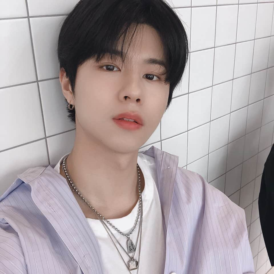 IN2ITさんのインスタグラム写真 - (IN2ITInstagram)「JIAHN ㅤㅤ #인투잇 #IN2IT #인투유 #IN2U #지안#JIAHN #돈까스 #맛집 #가고싶다」5月22日 17時05分 - official_in2it