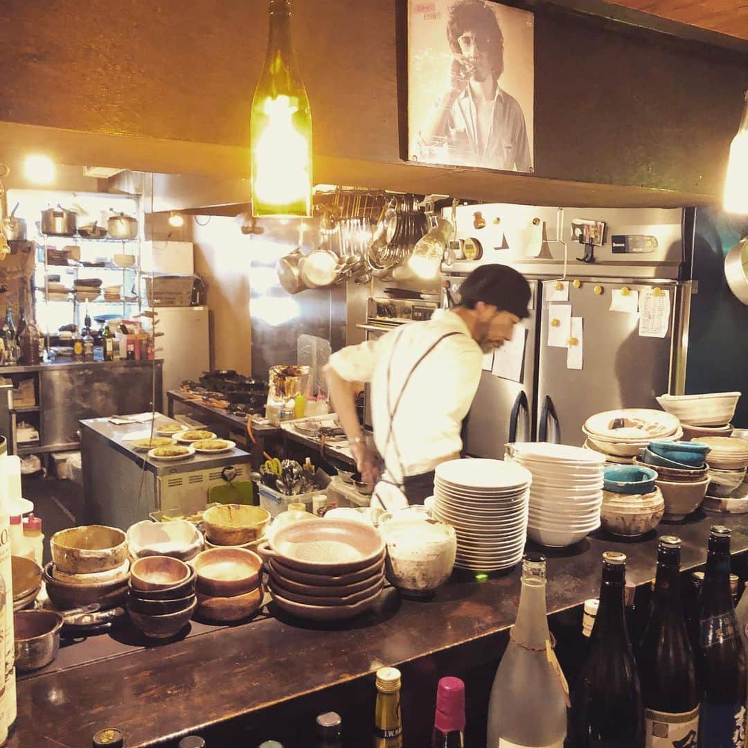 山川のりをのインスタグラム：「今夜は岐阜県関市の高橋商店にてギターパンダライブです。18時30分/19時30分、3000円+D /3500円+D。共演はゴトウイズミ。お近くの方々会いにきてアイニージュー！」