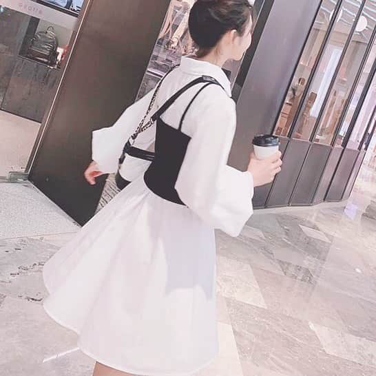 LIALUCA ONLINE SHOPさんのインスタグラム写真 - (LIALUCA ONLINE SHOPInstagram)「Knitting V-Neck Camis Sets ¥4,980 ・ ・ ふわっとなびくシャツワンピース❤️ ・ ・ ・ #水着 #韓国水着 #韓国ファッション #旅行 #swimwear #水着通販 #水着コーデ #ビキニ #プール #bikini #海 #ビーチスタイル #韓国通販 #プチプラ #フリクロ #大人ファッション #コーデ」5月22日 17時21分 - myime.jp