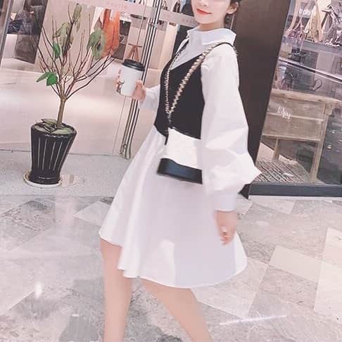 LIALUCA ONLINE SHOPさんのインスタグラム写真 - (LIALUCA ONLINE SHOPInstagram)「Knitting V-Neck Camis Sets ¥4,980 ・ ・ ふわっとなびくシャツワンピース❤️ ・ ・ ・ #水着 #韓国水着 #韓国ファッション #旅行 #swimwear #水着通販 #水着コーデ #ビキニ #プール #bikini #海 #ビーチスタイル #韓国通販 #プチプラ #フリクロ #大人ファッション #コーデ」5月22日 17時21分 - myime.jp