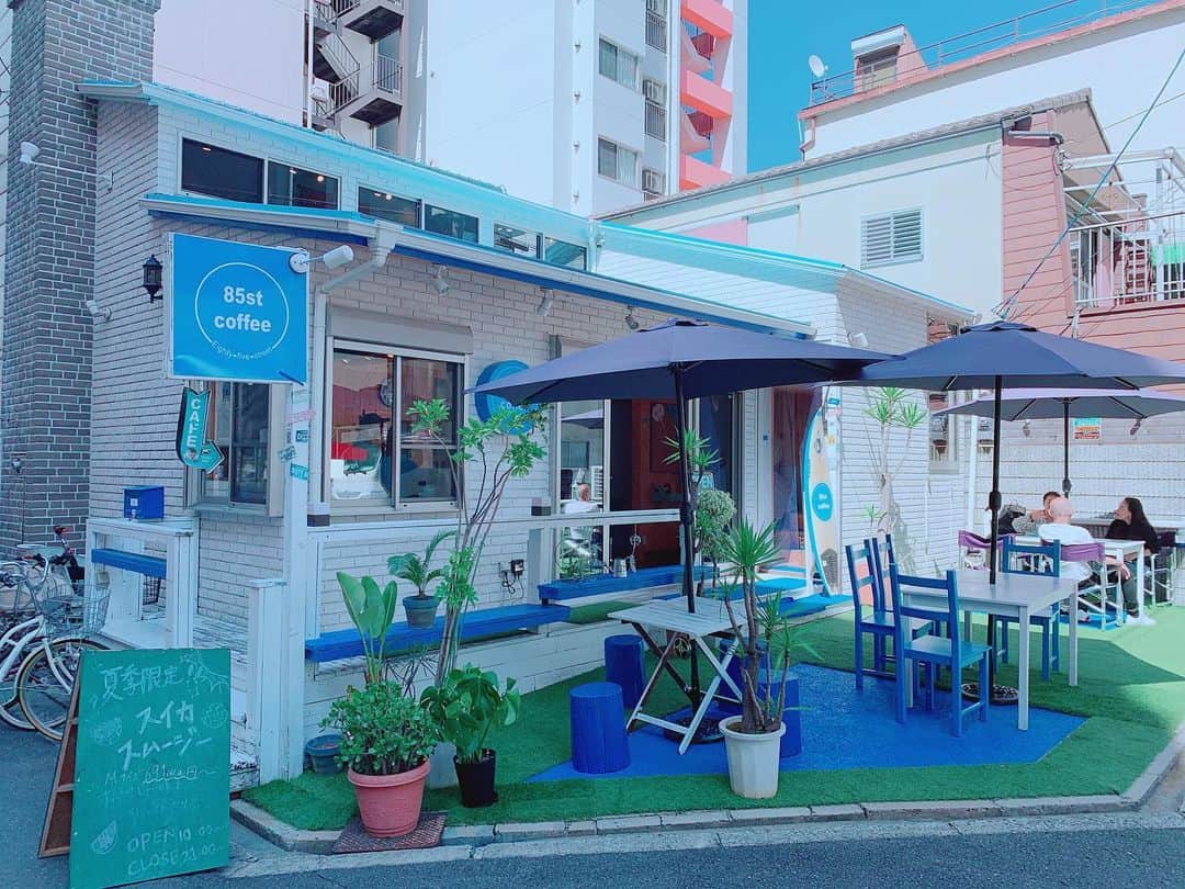Miho Tanakaさんのインスタグラム写真 - (Miho TanakaInstagram)「#85stcoffee に行ってきたよー😊﻿ ﻿ 日本初出店が大阪って嬉しい。﻿ 雰囲気は、ザ ビーチなのに天六駅からすぐなのも、﻿なんとも大阪らしくていい👍﻿ ﻿ テラスが居心地良すぎて、﻿ #関西美活 のブロガーメンバーとすっかり長居してしまった🤤﻿ ﻿ ﻿ ﻿ _____________﻿ ﻿ #85stcoffeejapan﻿ #85stcoffee_jp  #スムージー  #東方神起 #韓国カフェ  #韓流カフェ #kpop #kfashion  @85stcoffee_jp  @kansai_bikatsu」5月22日 17時23分 - mie__blogger