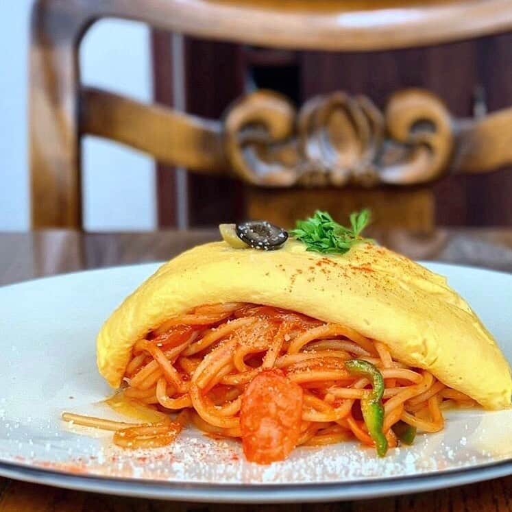 のインスタグラム：「. ❤︎オムポリタン❤︎ . オムライス×ナポリタンの最強の組み合わせ💗🍴 見た目から食欲そそられます😳 . 写真提供 : @kou_suke_cafe さん﻿﻿ 素敵なお写真をありがとうございました♡﻿﻿ .﻿﻿ . 店名：『a.merci』 ぜひ訪れてみてくださいね。 . . あなたが撮影したベストグルメpicに﻿﻿ 「#aumo」を付けて教えて下さいっ☺︎﻿﻿﻿ あなたの投稿が紹介されるかも♪﻿﻿﻿ . aumoアプリは毎日配信！おでかけや最新グルメなどaumo読者が気になる情報が満載♡﻿﻿ ダウンロードはプロフィールのURLから✔︎﻿ (iPhone&Android版) . #a.merci#アメルシー#栄カフェ#愛知#愛知グルメ#名古屋#名古屋グルメ#愛知ディナー#名古屋ディナー#インスタ映え#ランチ部#グルメ女子#グルメな人と繋がりたい#グルメ部#グルメ旅#たべすたぐらむ#グルメ好きな人と繋がりたい#おいしいよ#食べもの好きな人と繋がりたい#食べまくり#ごはん記録#美味しいご飯#グルメ女子#グルメ部#グルメ#ごはん記録」