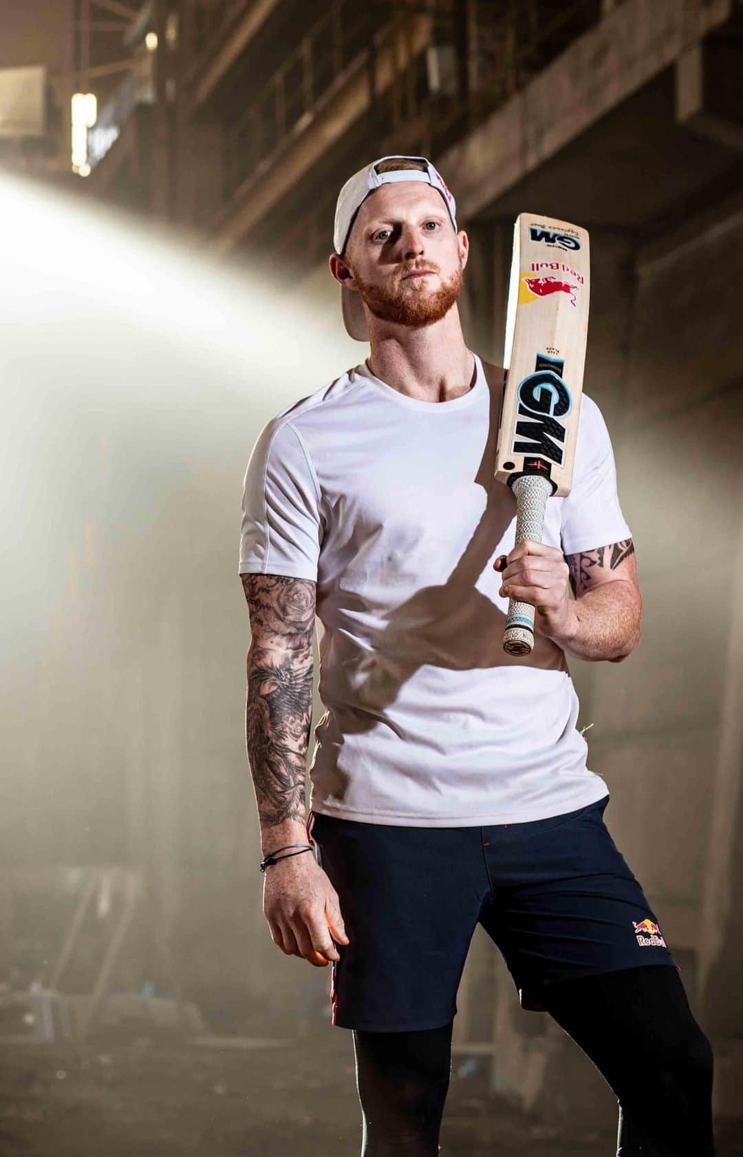 のインスタグラム：「Ben Stokes puts himself through some #tacticaltraining ahead of a big summer on the wicket in England. #cricket #uk #redbull #fun #action」