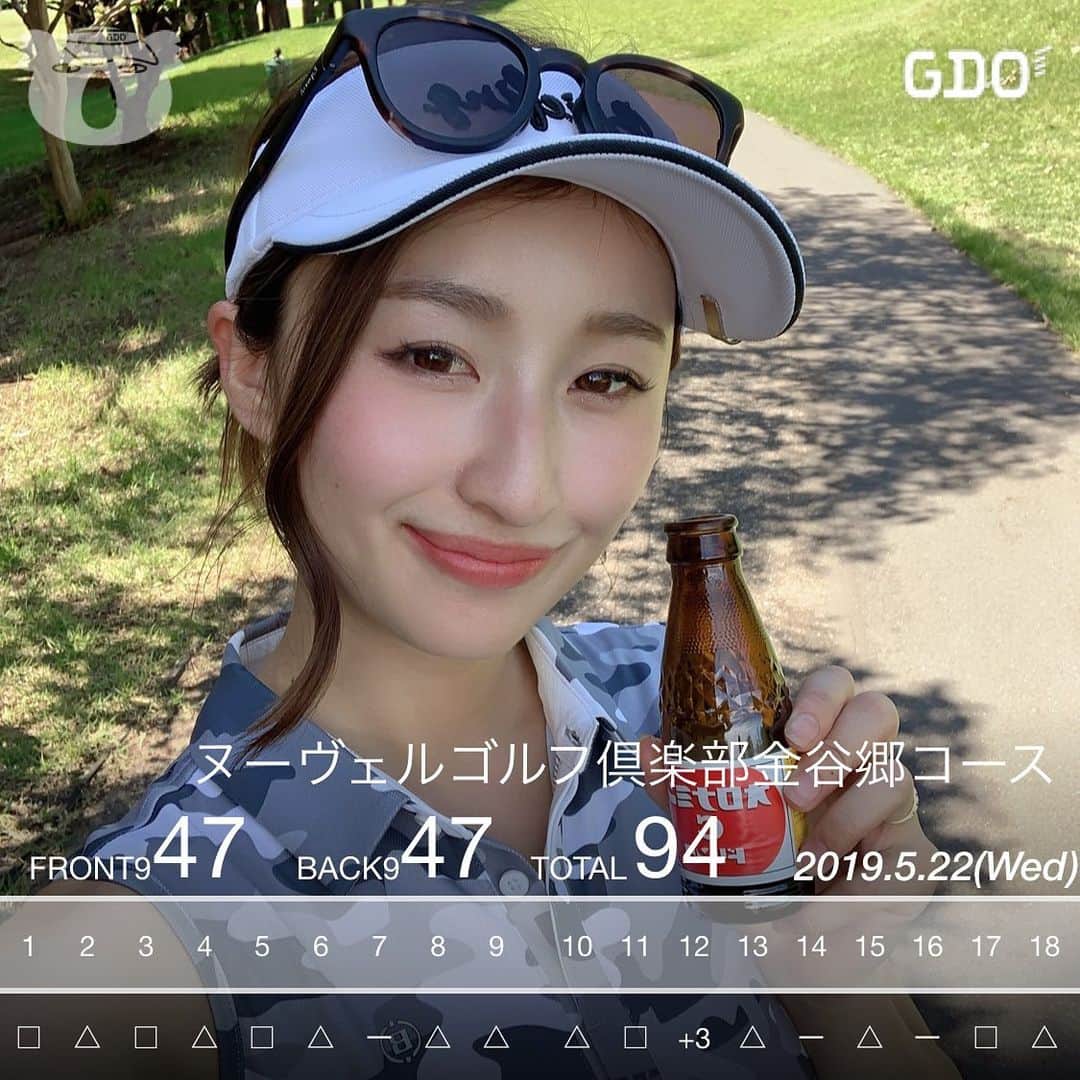 のインスタグラム：「- - 今日はトランジットのコンペに参加してきました🌞 久々にスコア載せる⛳️ 2枚目はパター動画！ 最近ゴルフ月2くらいしかいってなくて 体が忘れてきてたけど、 今月から週1-2で入ってるから思い出せるかな？🤦🏼‍♀️💓 やっぱりゴルフは頻度大事だ😂 - 今日のキャディーさんは、 いいスコア出すために真摯に教えてくれた！✨ 絶対2パット！！ってずっと言われてたから パターよかった！！ (なのにパター数数えてなかった笑) キャディーさんほんとありがとう！！🙇🏼‍♀️❤️ そして楽しいコンペをありがとうございました😊 - #ゴルフ女子 #ゴルフ男子 #ゴルフコーデ #スポーツ女子  #ゴルフウェア #スポーツ #golf #골프 #골프스타그램 #골프장 #라운드 #골프스윙 #골프사랑 #골프레슨 #아이언샷 #스크린골프 #드라이버샷 #골스타그램 #トレーニング #トレーニング女子 #筋トレ #筋トレ女子」