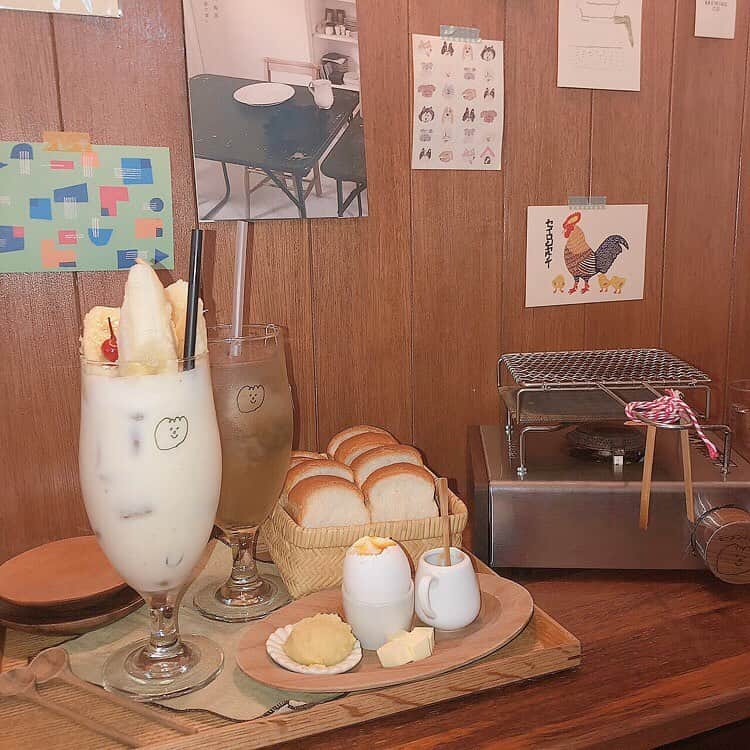 辰巳さくら（さくてん）さんのインスタグラム写真 - (辰巳さくら（さくてん）Instagram)「韓国カフェで話題の、 #momentcoffee の やきパンセット🍞🥖🥐 自分で焼くから 焦げまくった（笑） とにかく可愛すぎた✨💗 あ。セット＋人数分のドリンク 頼まないといけないよ🥺💗 私はバナナジュース頼んだよ🍌おすすめでーすっ💗 #韓国 #韓国カフェ #韓国旅行 #韓国女子旅 #ホンデ #ホンデカフェ #ホンデグルメ #カフェ #カフェ巡り」5月22日 18時25分 - s.kten