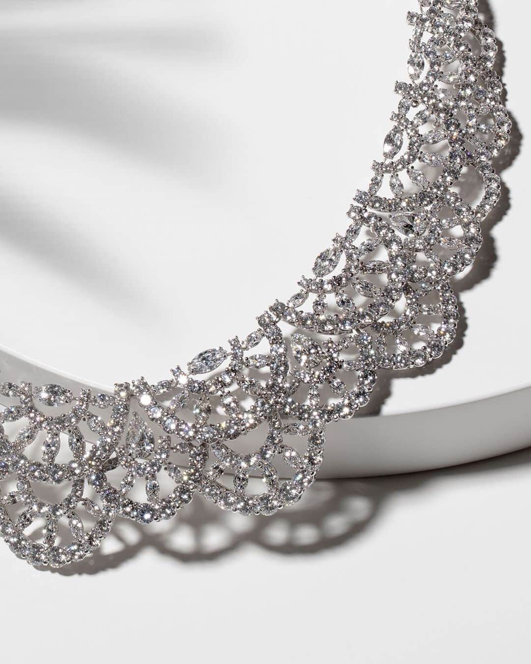 ショパールさんのインスタグラム写真 - (ショパールInstagram)「This diamond necklace is as iconic as the movie star who chooses to wear it. #ChopardLovesCinema #HauteJoaillerie #ChopardDiamonds #ChopardRedCarpetCollection  #TheRedCarpetJeweller #Cannes2019」5月22日 18時33分 - chopard