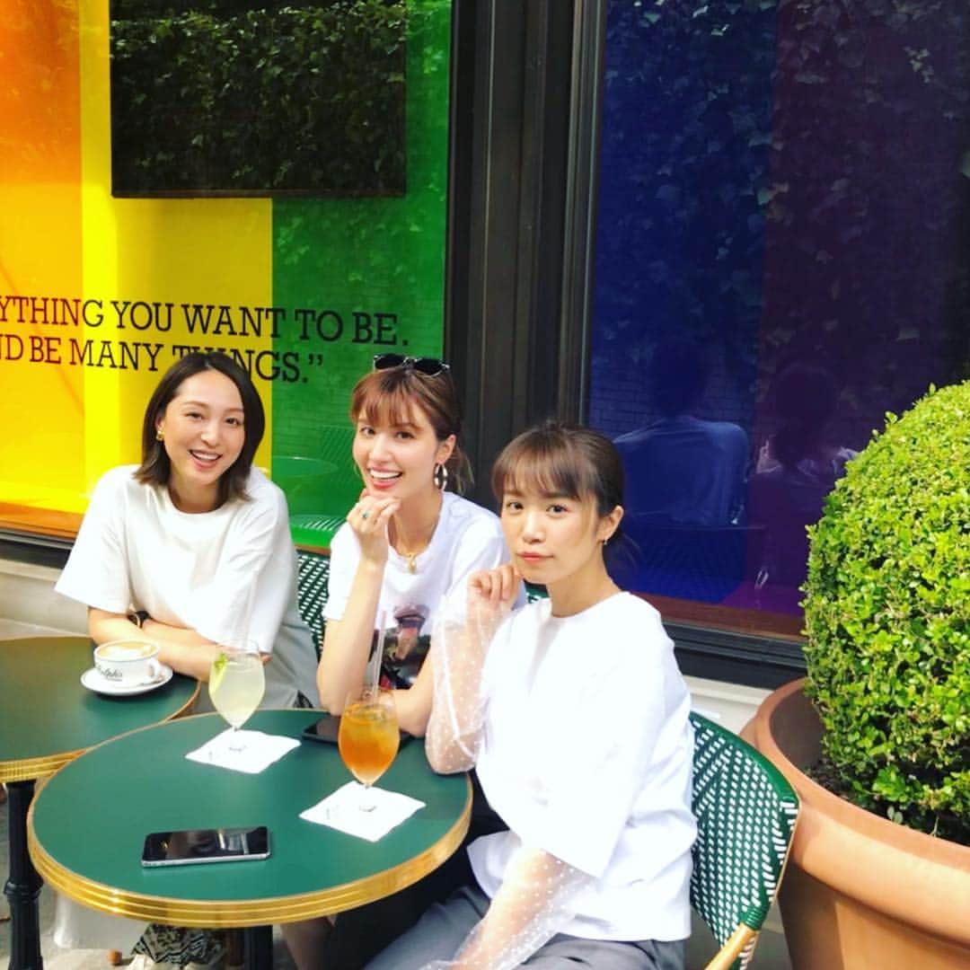 福間文香のインスタグラム：「☺︎CAFE&LUNCH☺︎ 久しぶりに会っても変わらず 面白い2人‼︎いっぱい笑わせてもらいました😂 #sunnyday  #ralphlaurencafe #omotesando ＃ラジオ仲間 #ゴチャ8期生」