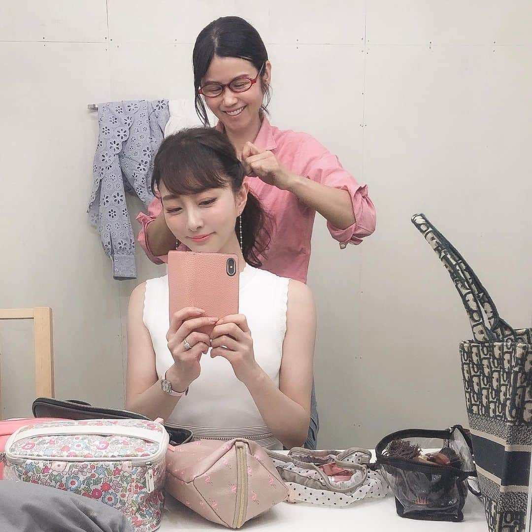 石井美保さんのインスタグラム写真 - (石井美保Instagram)「今日は2つの撮影、連続SATOMIさん @Satomi_nakamura にヘアをお願いしました。阿吽の呼吸でテキパキやってくださるので、本当にありがたいです。」5月22日 18時50分 - miho_ishii