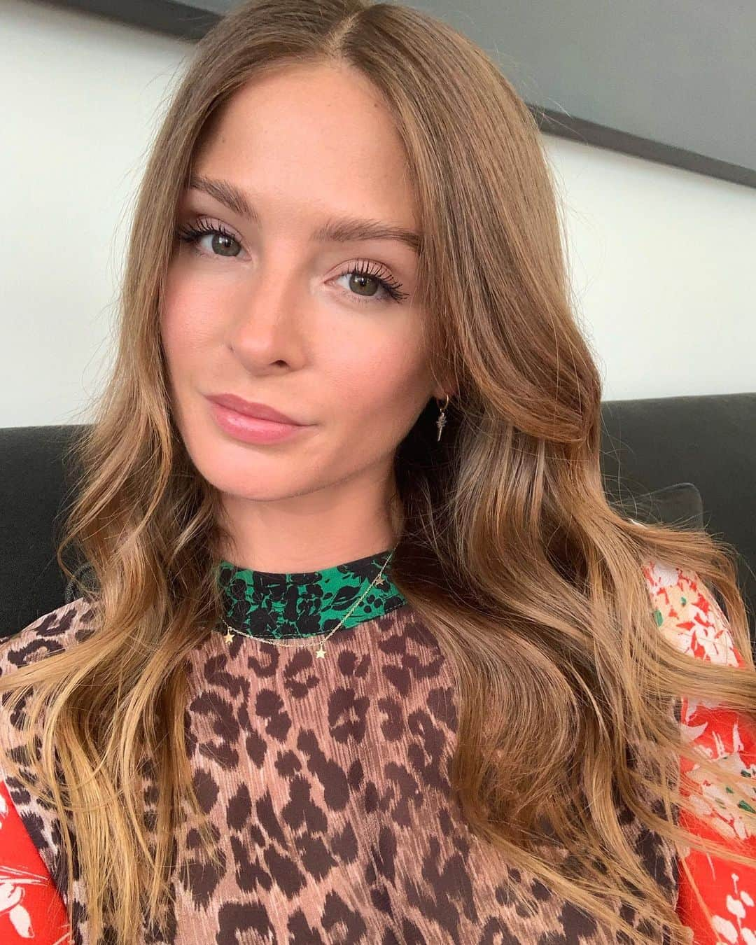 ミリー・マッキントッシュさんのインスタグラム写真 - (ミリー・マッキントッシュInstagram)「When you are having a good hair day but forget to post a photo 💁🏼‍♀️」5月22日 18時55分 - milliemackintosh