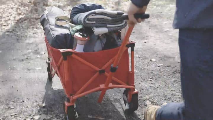 Coleman Japanのインスタグラム：「🎥 Coleman Camp Gear Vol.2🏕 コールマンのギアシリーズから「アウトドアワゴン」をご紹介。多くの荷物を運べる簡単集束型ワゴンは、キャンプやフェスなど様々なシーンで大活躍！ ・ ・ ・ #灯そうColeman #灯そうコールマン #灯そう #Coleman #コールマン #Camp #キャンプ #Outdoor #アウトドア #Outdoorwagon #アウトドアワゴン」