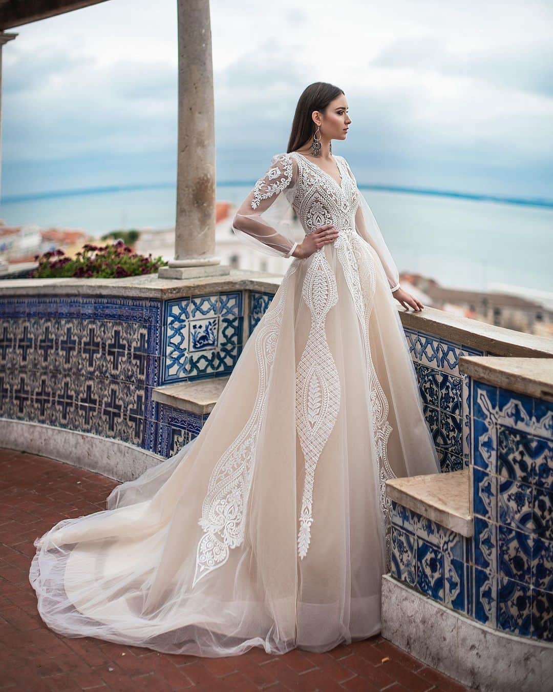 Wedding Lifeのインスタグラム：「OMG!😍 Gorgeous gowns by @oksana_mukha_official .  Ladies go check them out and follow them for loads more stunning dresses!💕 .  @oksana_mukha_official @oksana_mukha_official @oksana_mukha_official ____________________ oksana-mukha.com」
