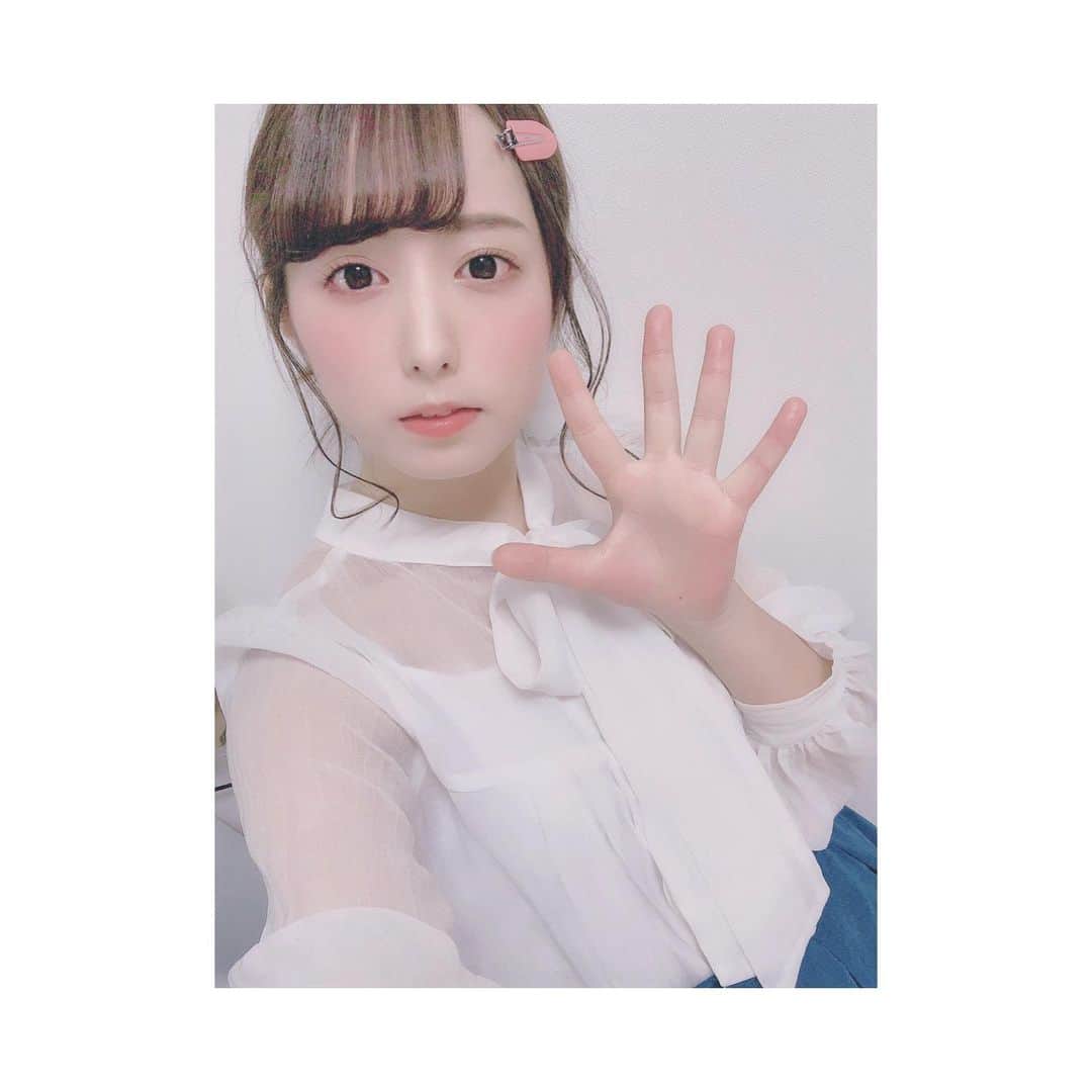 前田美里のインスタグラム：「すっかり元気になった。  #自撮り#セルフィー #女子力 #アレンジ #ミディアムボブ #hair #hairstyle #selfie #selfiee #selfies #film #film_jp #instagood #instalike #japanesegirl ##followme #instaphoto #redyazel #ファインダー越しの私の世界 #写真好きな人と繋がりたい」