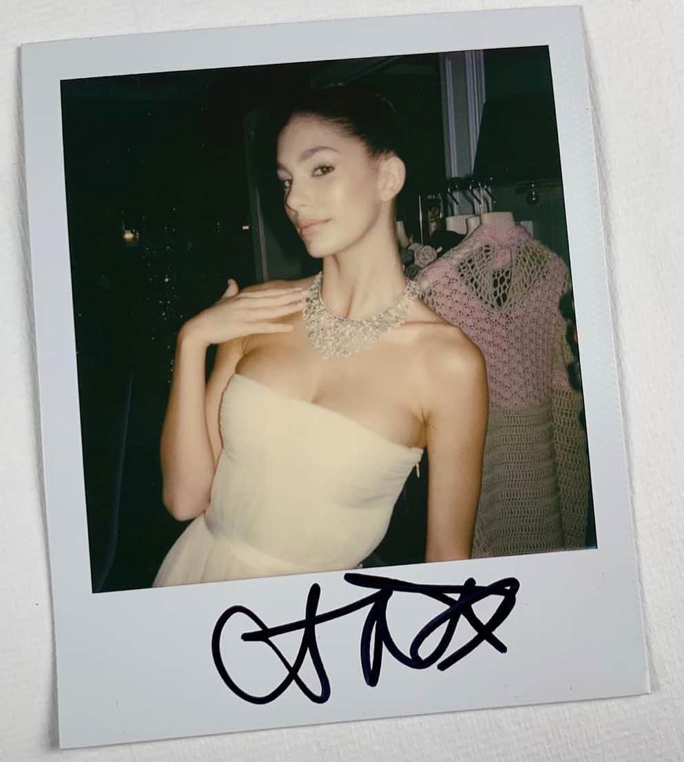 Vogue Parisさんのインスタグラム写真 - (Vogue ParisInstagram)「Polaroids from Cannes: @CamilaMorrone, at the festival representing her film ‘Mickey and the Bear’. We took 5 minutes with the actress last night just before she walked the red carpet dressed in @miumiu and @bulgariofficial for the film @onceinhollywood, directed by Quentin Tarantino. Check out her Popcorn Interview now via our stories. #Cannes2019 #CamilaMorrone」5月22日 19時51分 - voguefrance