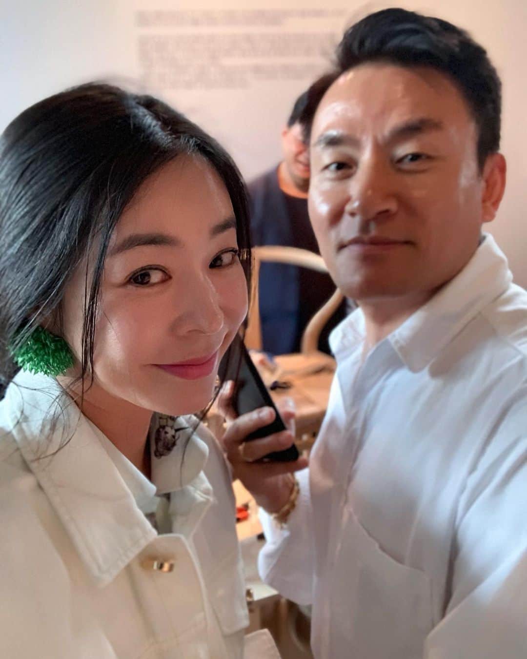 リー・ウネ・ヨンさんのインスタグラム写真 - (リー・ウネ・ヨンInstagram)「#장인정신🤭 #한스베그너하우스 #더맨션 @themansion_official #Wegnerhouse ”멋져!!!! 다시보러 가야지!”」5月22日 20時07分 - leehaeyoung1730