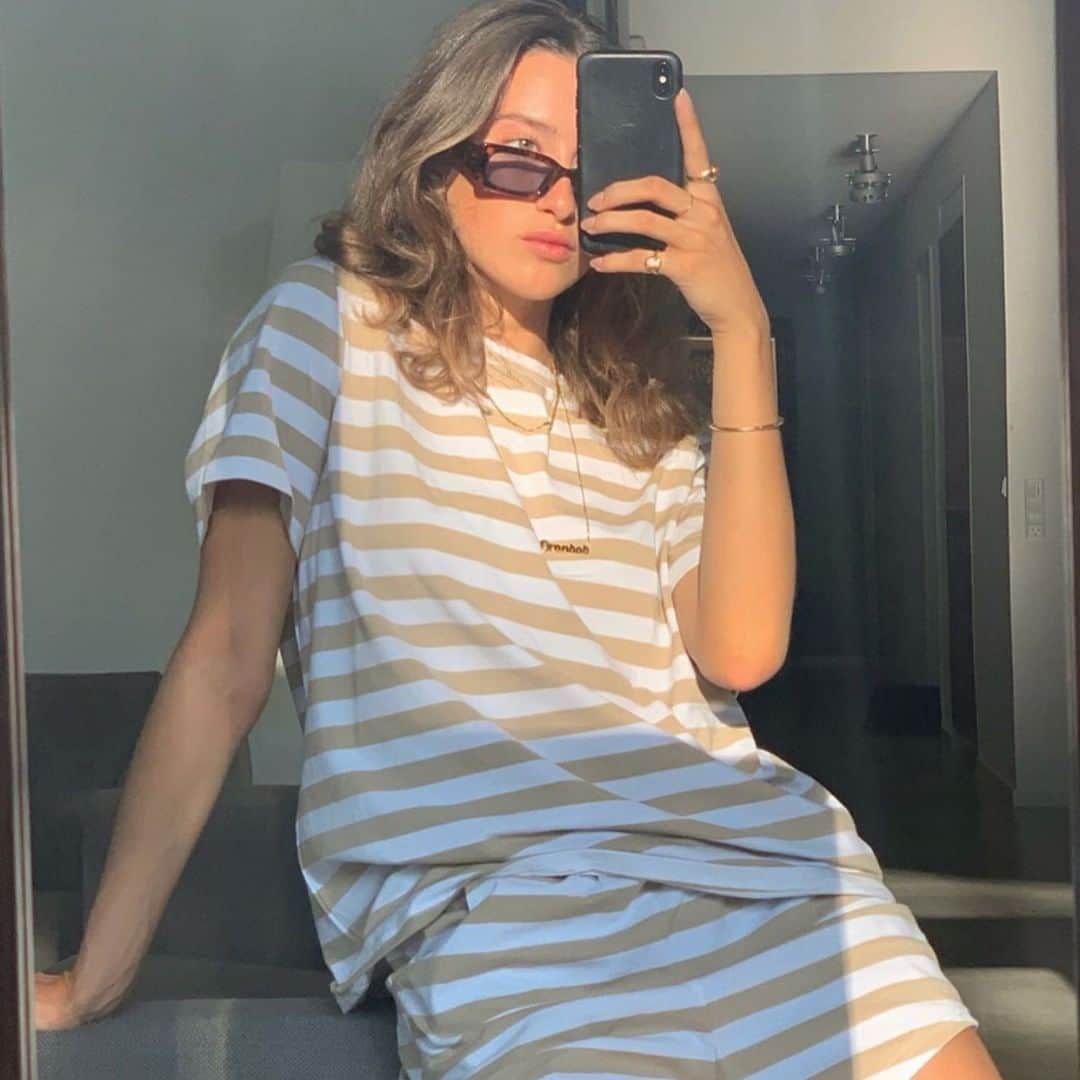 のインスタグラム：「Golden hour ✨ new #sabofam bae @karla_alajdi in our best selling #avistripetopandshorts」