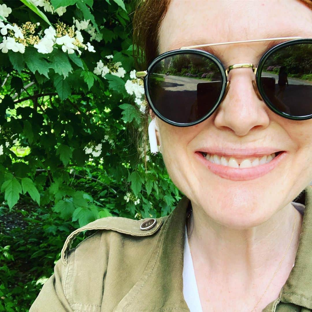 ジュリアン・ムーアさんのインスタグラム写真 - (ジュリアン・ムーアInstagram)「I’m home 🏡! #newyorknewyork」5月23日 5時46分 - juliannemoore