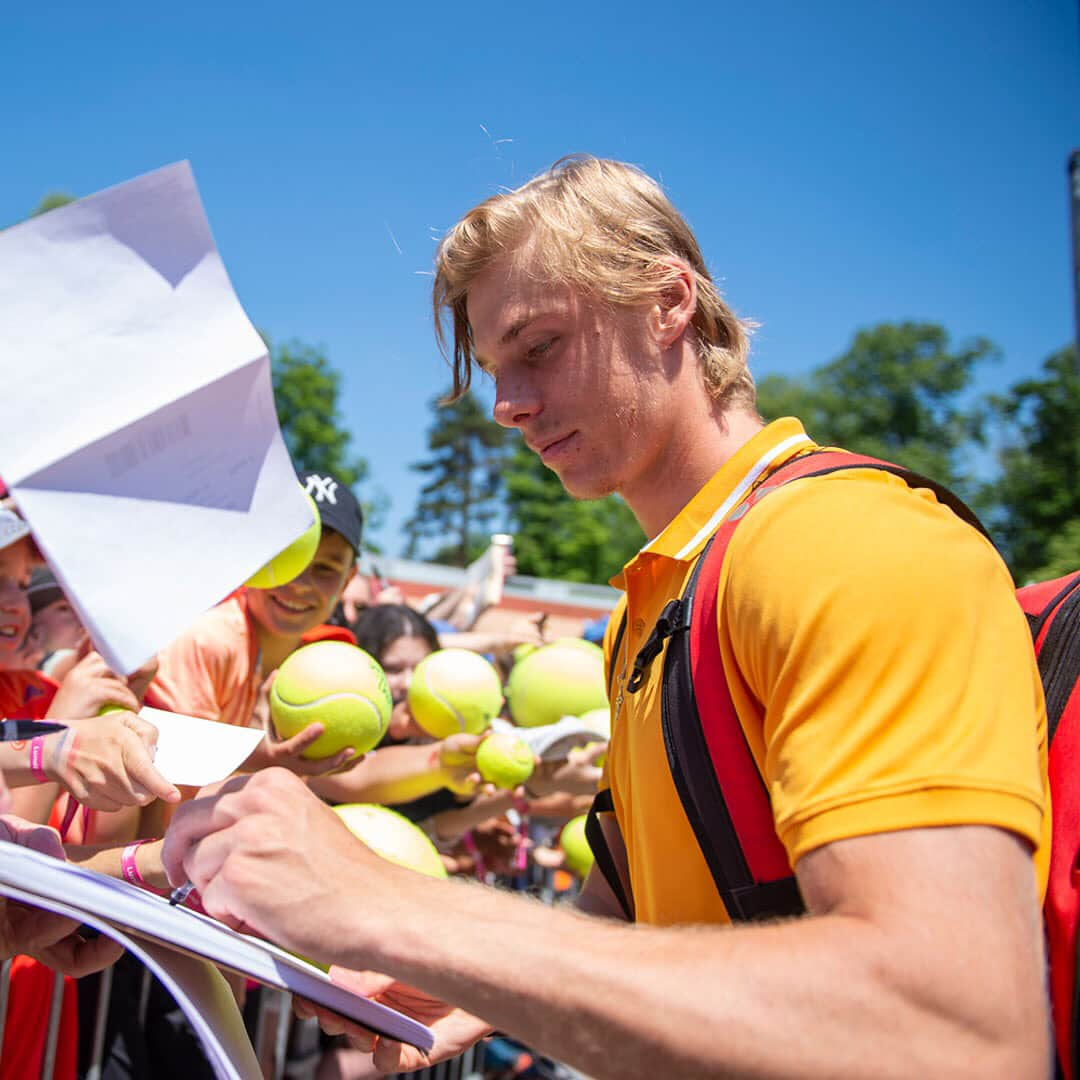 ATP World Tourさんのインスタグラム写真 - (ATP World TourInstagram)「The quarter-finals in Lyon are set! Who’s your pick to win?  _ 📸: @openparcara  #openparc #atptour #tennis #instasports」5月23日 6時01分 - atptour