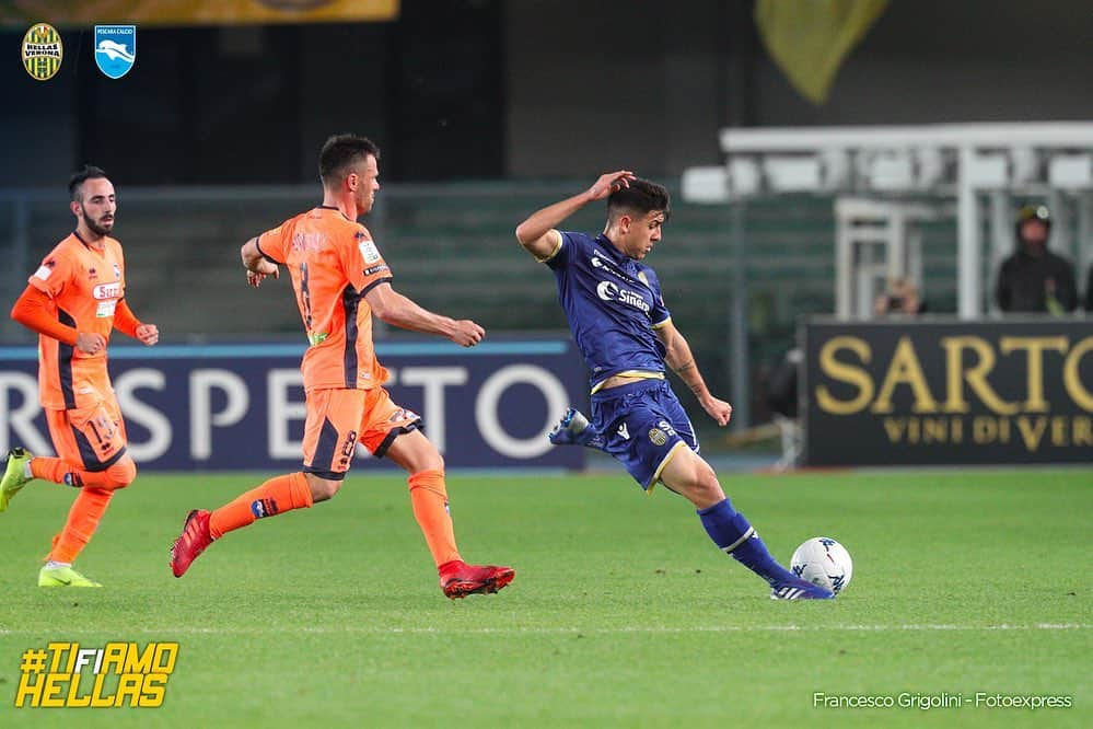 エラス・ヴェローナFCさんのインスタグラム写真 - (エラス・ヴェローナFCInstagram)「Le 📸 di #VeronaPescara, semifinale d'andata dei #Playoff  #DaiVerona #TIfiAMOHELLAS」5月23日 6時18分 - hellasveronafc