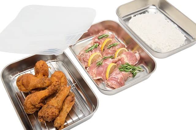 UchiCookさんのインスタグラム写真 - (UchiCookInstagram)「A trio of stainless steel trays complete with three lids & a drying rack. This BPA-free tray set comes in one packaged set. Perfect for breading, marinating, & preserving with the lid on. Easily stack each tray for space saving storage. Get yours here: https://www.uchicook.com/shop ♨ -- #uchicook #steamgrill #stainlesssteel #kitchenware #cookware #homechef #breadingtray #homecooking」5月23日 6時25分 - uchicook
