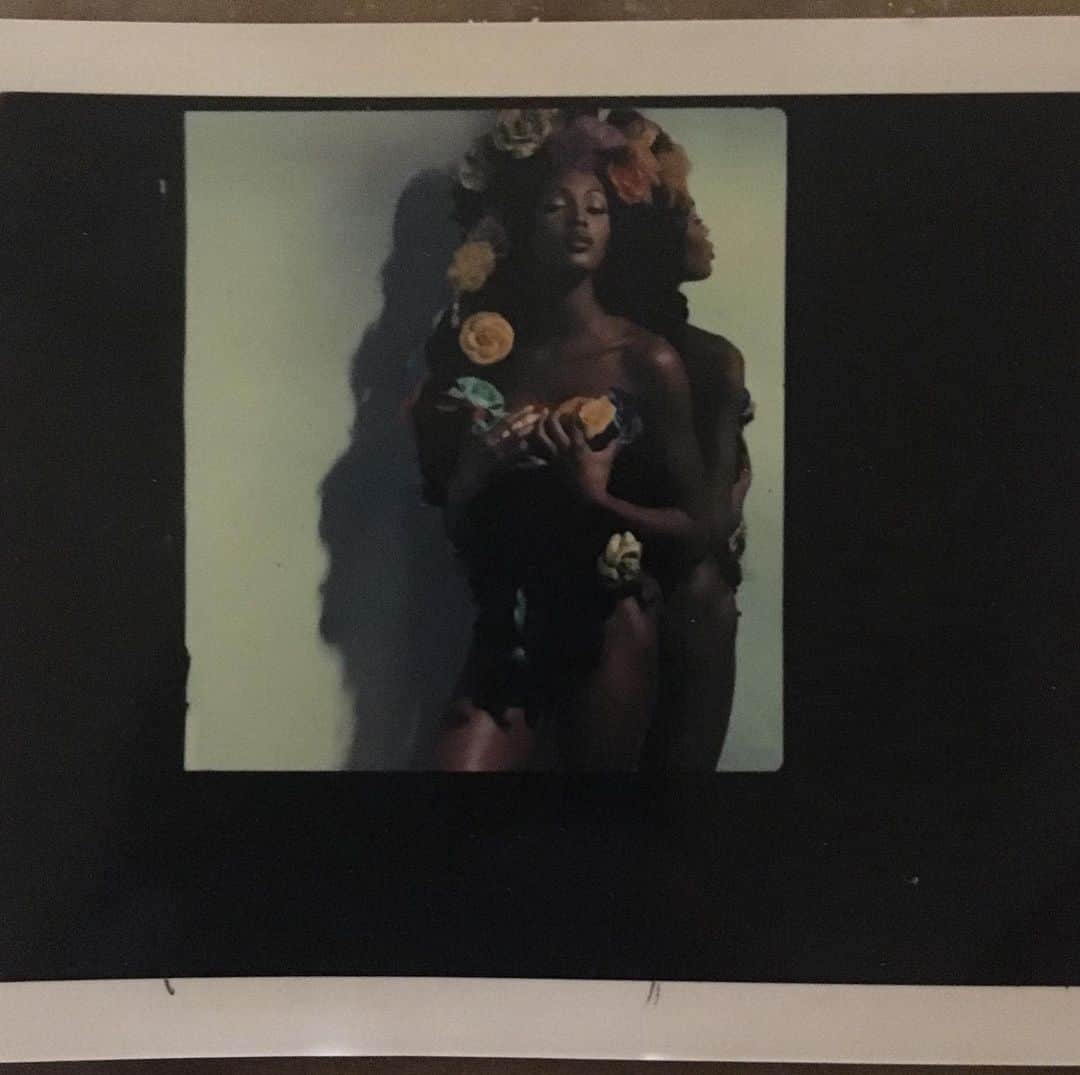 JULIEN D'YSさんのインスタグラム写真 - (JULIEN D'YSInstagram)「La dame au camélia .....................Déesse Naomi ⭐️I find this polaroide today at home , picture by Karl lagerfeld #karllagerfeld 🙏♥️#happy birthday Naomi ❤️♥️❤️♥️❤️ @naomi 🌸🌼🌸🌼🌼🌸🌞@stephane_marais_officiali #juliendys 🌸🌼🌸🌼🌼🌻🌼🌼🌼🌻#22.may.2019 @chanelofficial #coco. I want to do he painting of this for sure 🌞🌝」5月23日 6時27分 - juliendys