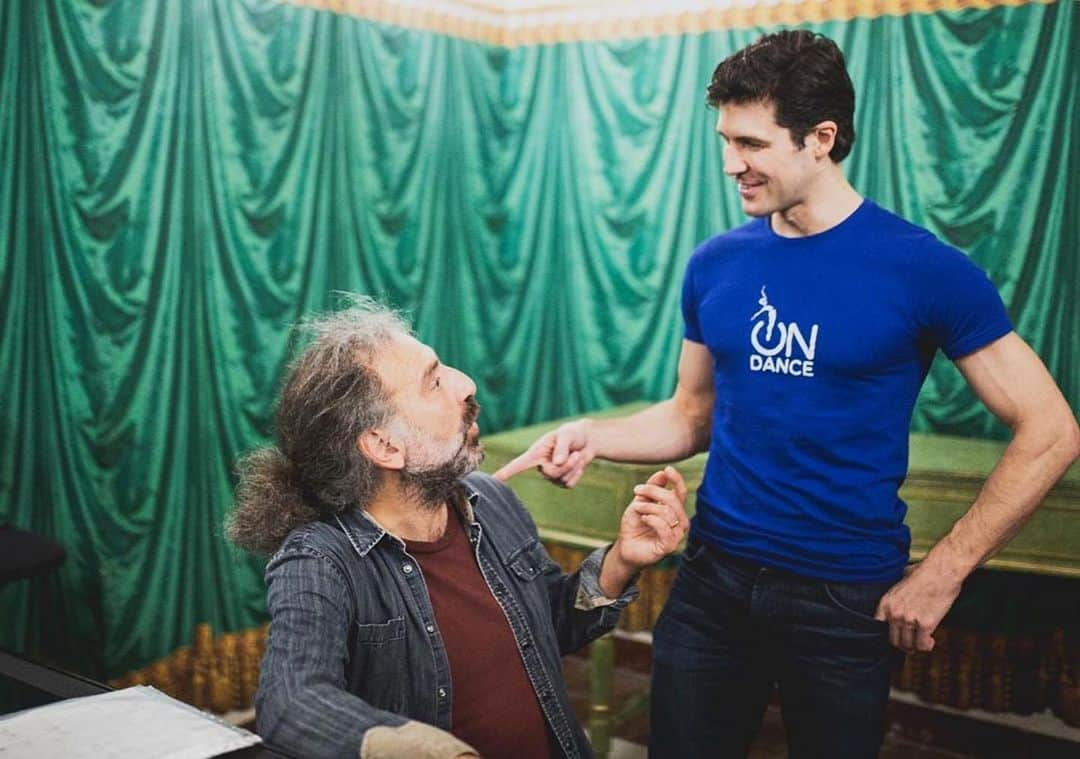 ロベルト・ボッレさんのインスタグラム写真 - (ロベルト・ボッレInstagram)「#Repost @stefano_bollani ・・・ Stefano Bollani e @robertobolle @ondance.it #napoli」5月23日 6時49分 - robertobolle