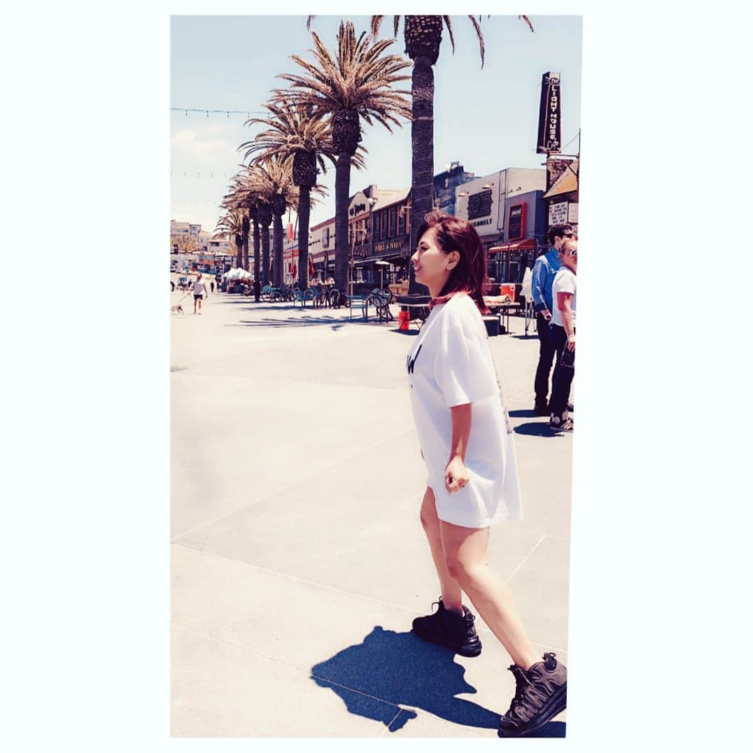 MINMIさんのインスタグラム写真 - (MINMIInstagram)「windy 💦 👟👟#nike #hermosabeach #ウェンディじゃないウィンディだよ #意外と常夏じゃないからね」5月23日 6時56分 - minmidesu