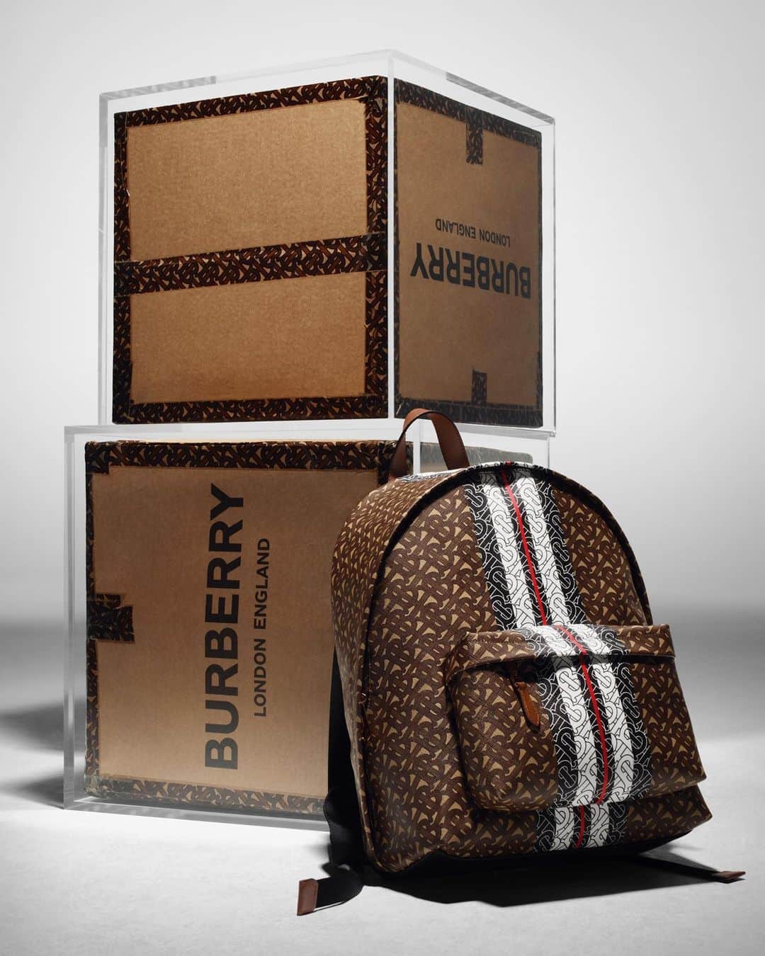 Burberryさんのインスタグラム写真 - (BurberryInstagram)「The Monogram collection has arrived . The Monogram Stripe Print Backpack – cut from environmentally conscious e-canvas. Stamped with the striking Monogram stripe. . Shot by #NickKnight . #ThomasBurberryMonogram #TBRT #ReBurberry」5月22日 21時59分 - burberry