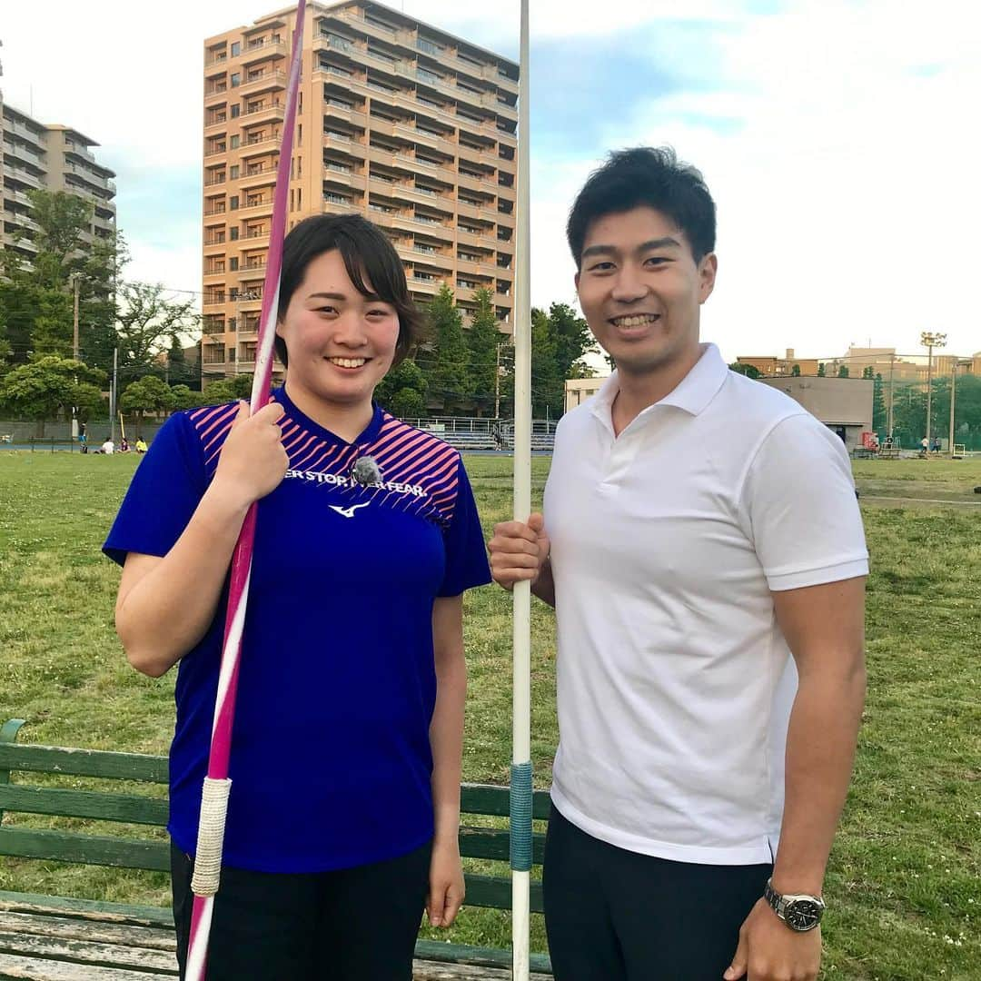 内野泰輔さんのインスタグラム写真 - (内野泰輔Instagram)「今日は陸上！  先日、やり投げで日本記録を更新した北口榛花選手にお話を伺ってきました！ 笑顔がとっても素敵な北口選手 自分自身の強み、思い描く未来など色々な事を聞きました。  詳しくは今日のLive News αスポーツコーナーで！  #北口榛花 選手 #陸上 #投擲 #やり投げ #日本新記録 #64m36 #笑顔 #日本大学 #チェコ #LiveNewsα #内野泰輔」5月22日 22時01分 - taisuke_uchino