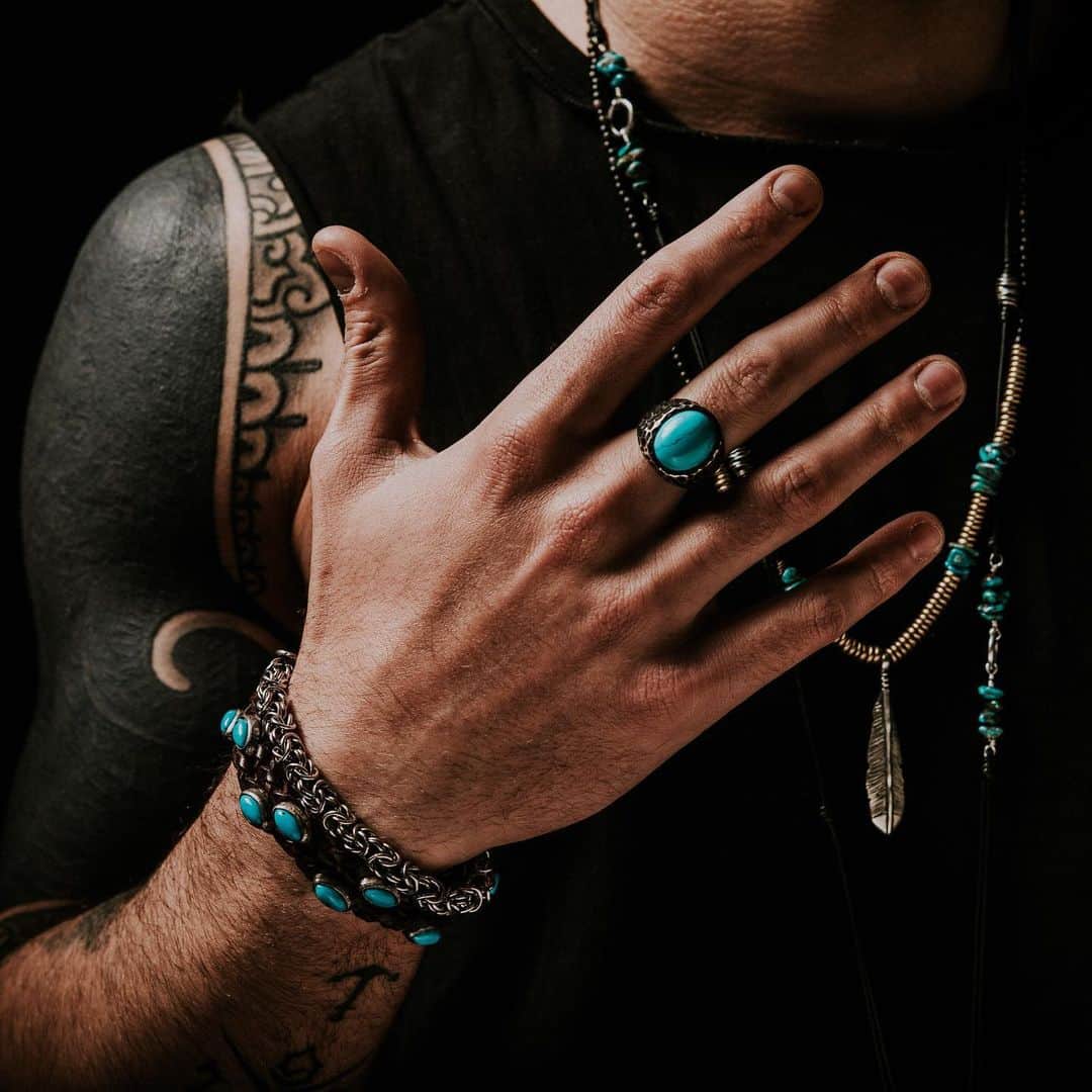 アンドレアダミーコさんのインスタグラム写真 - (アンドレアダミーコInstagram)「Turquoise. www.andreadamico.it . . . #turquoise #damico #damicostore #bracelets #rings #ring #necklace #men #menaccessories #accessories #madeinitaly」5月22日 22時02分 - damicostore