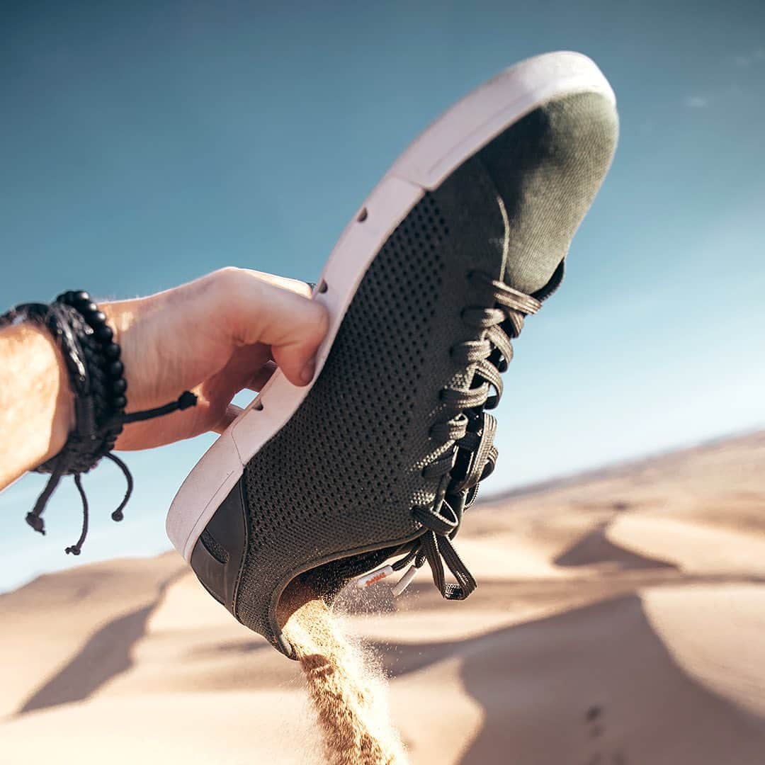 スイムズのインスタグラム：「A classic style rebuilt for the modern good life. Shop the Breeze Knit Tennis Sneaker in new colors for summer.	 #SS19 #mensstyle #shoesoftheday #sneakers ⠀ 📸: @hermanberger」