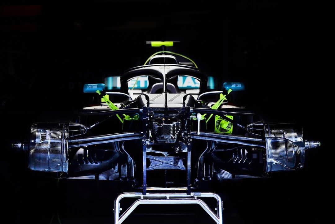 MERCEDES AMG PETRONASさんのインスタグラム写真 - (MERCEDES AMG PETRONASInstagram)「We go again... 👊 For Niki. • #MercedesAMGF1 #Mercedes #AMG #F1 #PETRONASmotorsports #MonacoGP」5月22日 22時38分 - mercedesamgf1