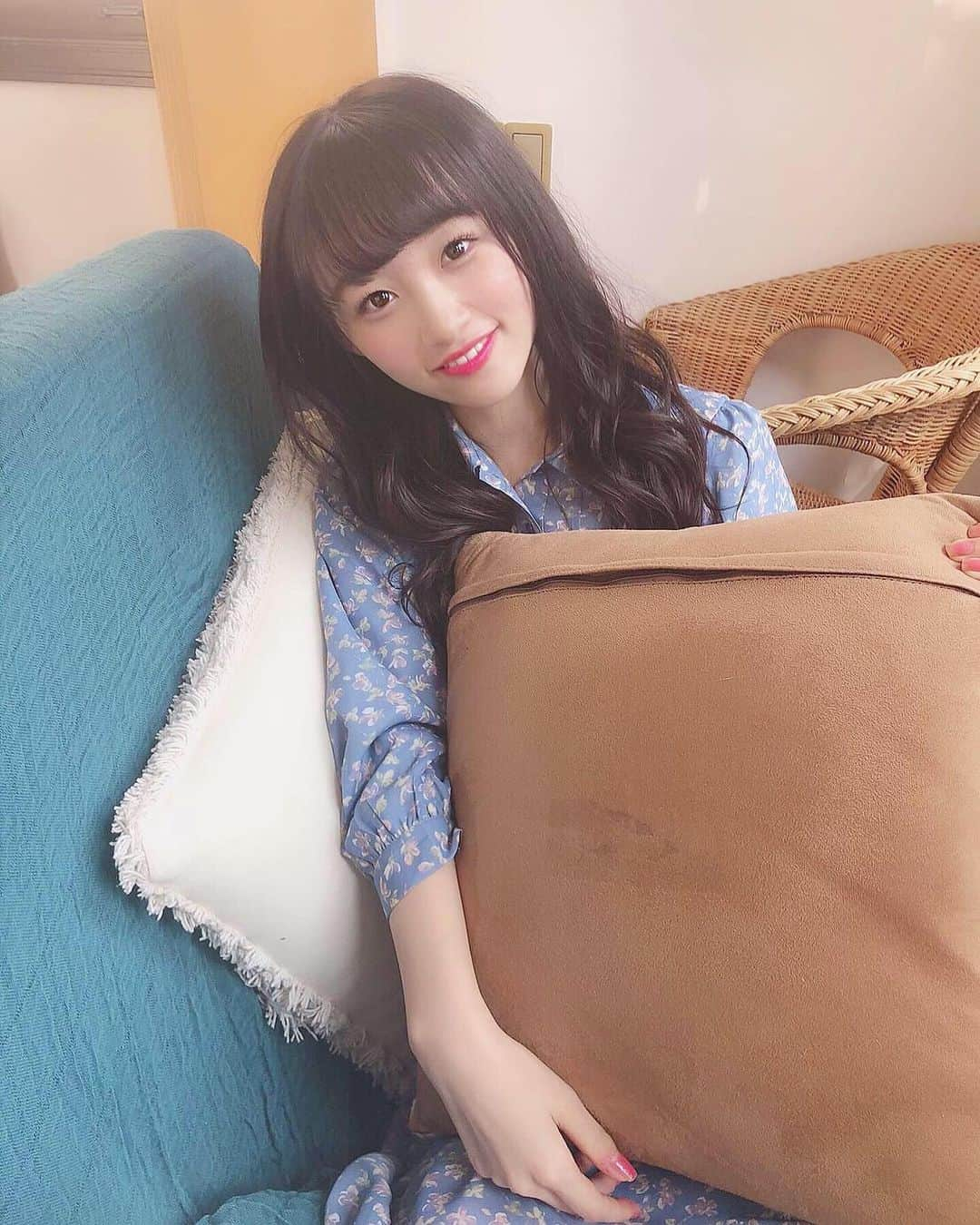 音嶋莉沙さんのインスタグラム写真 - (音嶋莉沙Instagram)「撮影では、珍しい色のワンピースを着たよ👗﻿」5月22日 22時49分 - otoshima_risa