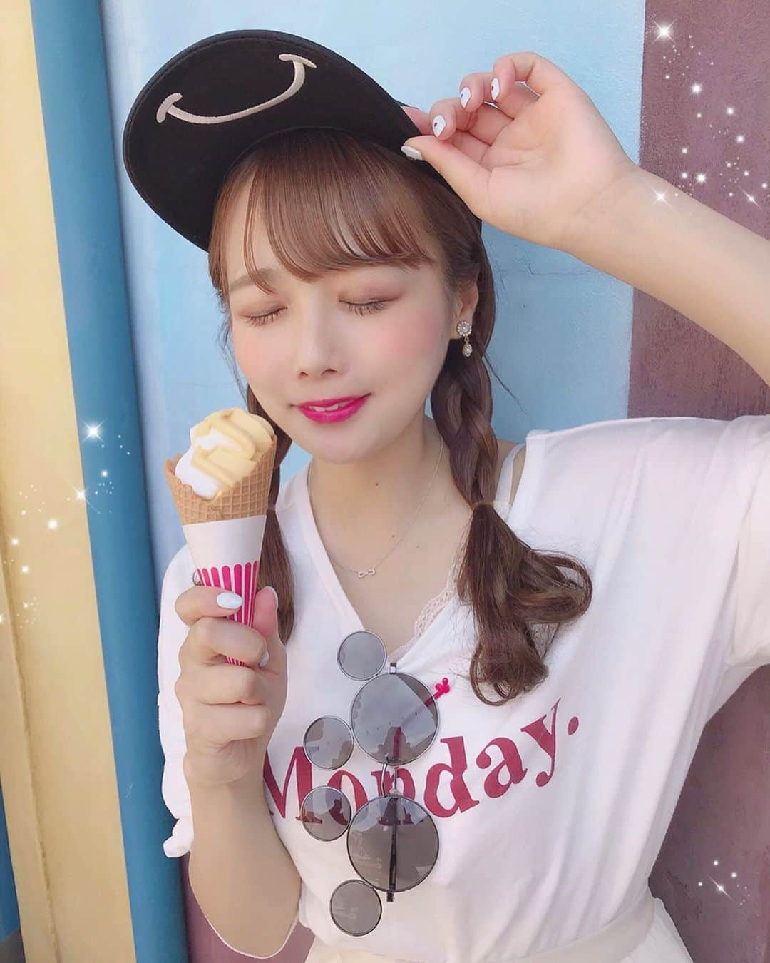 計良日向子（ひなひ）さんのインスタグラム写真 - (計良日向子（ひなひ）Instagram)「. . アイス🍨💗 夏はキャップ被りがち☺️ . . . #tokyodisneyland #disneyland #disney #tdl #ディズニーランド #ディズニー #ディズニーバウンド #mickymouse #私服 #coordinate #whoswhochico #love #instagood」5月22日 22時43分 - kerahinako1105