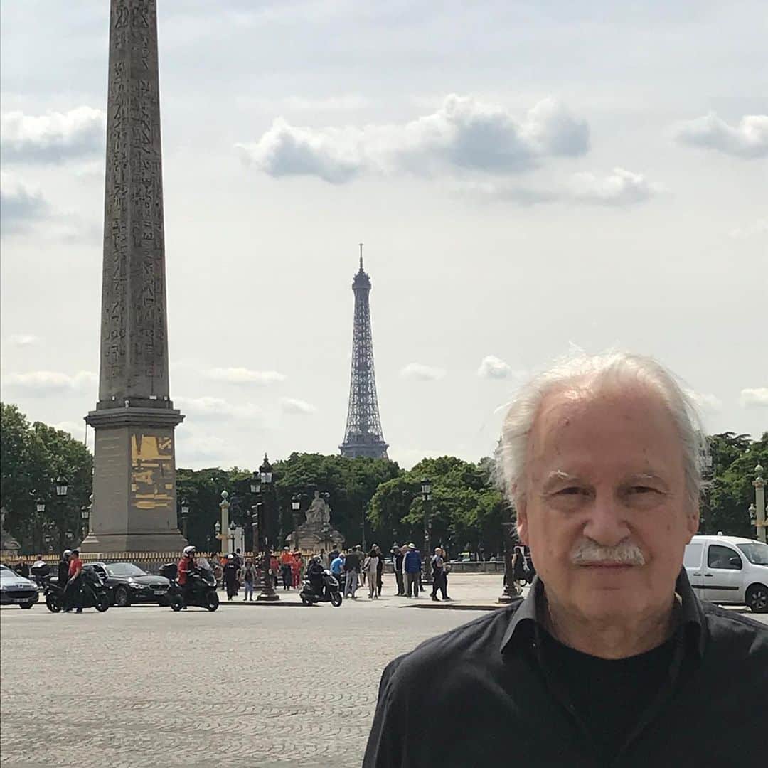ジョルジオ・モロダーのインスタグラム：「No croissant in sight yet... 🥐 #HiSpeedSightseeing」