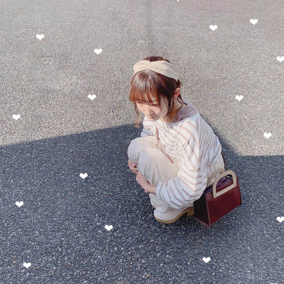 夏川愛実のインスタグラム：「ㅤㅤㅤㅤㅤㅤㅤㅤㅤㅤㅤㅤㅤ ㅤㅤㅤㅤㅤㅤㅤㅤㅤㅤㅤㅤㅤ  今日の #私服 ㅤㅤㅤㅤㅤㅤㅤㅤㅤㅤㅤㅤㅤㅤㅤㅤㅤㅤㅤㅤㅤㅤㅤㅤㅤㅤㅤㅤㅤㅤ ずっと欲しかった茶色ボーダー やっとゲットできた( ◠‿◠ ) ㅤㅤㅤㅤㅤㅤㅤㅤㅤㅤㅤㅤㅤㅤㅤㅤㅤㅤㅤㅤ トップス @apres_jour  インナー @earth__1999  靴 @majesticlegon_official  スカート @harajuku_panama ㅤㅤㅤㅤㅤㅤㅤㅤㅤㅤㅤㅤㅤㅤㅤㅤㅤㅤㅤㅤ ㅤㅤㅤㅤㅤㅤㅤㅤㅤㅤㅤㅤㅤㅤㅤㅤㅤㅤㅤㅤ ㅤㅤㅤㅤㅤㅤㅤㅤㅤㅤㅤㅤㅤㅤㅤㅤㅤㅤㅤㅤㅤㅤ #私服コーデ#春コーデ#コーデ#春服#大学生コーデ今日のコーデ #apresjour#panamaboy#earthmusicandecology #majesticlegon#パナマボーイ#古着 #低身長コーデ#148cmコーデ#ロングスカート#ボーダー#ボーダーコーデ #ベージュコーデ#ホワイト#茶色##ボブ#ショートボブ#ボブヘアアレンジ ㅤㅤㅤㅤㅤㅤㅤㅤㅤㅤㅤㅤㅤㅤㅤㅤㅤㅤㅤㅤㅤㅤㅤㅤ」