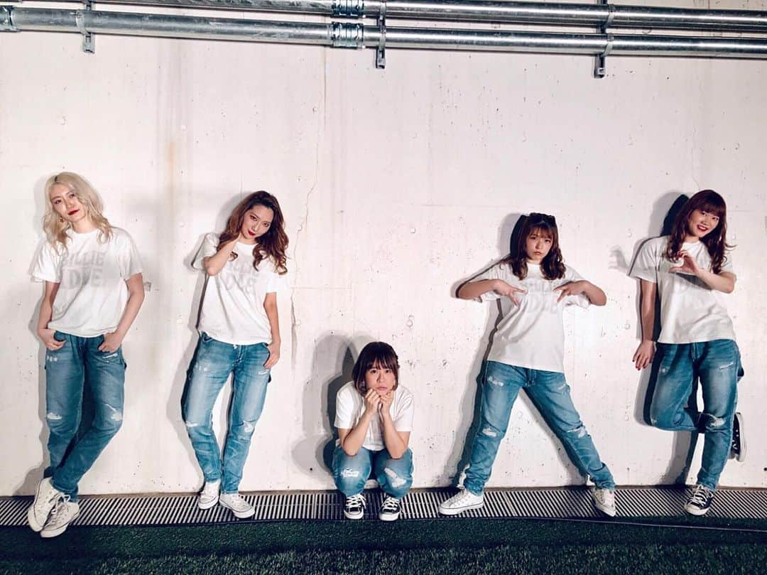 ファーストサマーウイカさんのインスタグラム写真 - (ファーストサマーウイカInstagram)「BILLIE IDLE®の 本日発売のニューシングル 「 #僕らまだちっぽけな頃の話 」が5/21付のオリコンデイリーシングルランキングで2位を頂きました。 IDLE FELLASの皆さま、 全国のファンの皆様のおかげです。 ありがとうございます。 そして毎日奮闘して下さるスタッフ陣、そしてメンバーにも感謝です。 ありがとうございます🙏✨ #僕ぽけ」5月22日 22時52分 - f_s_uika