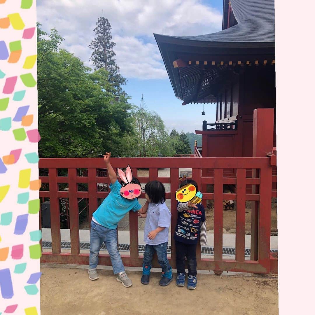 龍円愛梨さんのインスタグラム写真 - (龍円愛梨Instagram)「青梅市の御岳山に友だち家族と行きました(^^)ニコと手繋いで登ってくれた🐰ちゃん、仲良くしてくれてありがとう！🐝くんはめっちゃ元気なのに恥ずかしがり屋さんでしたが、すぐに打ち解けて遊んでました。」5月22日 22時55分 - airi_ryuen