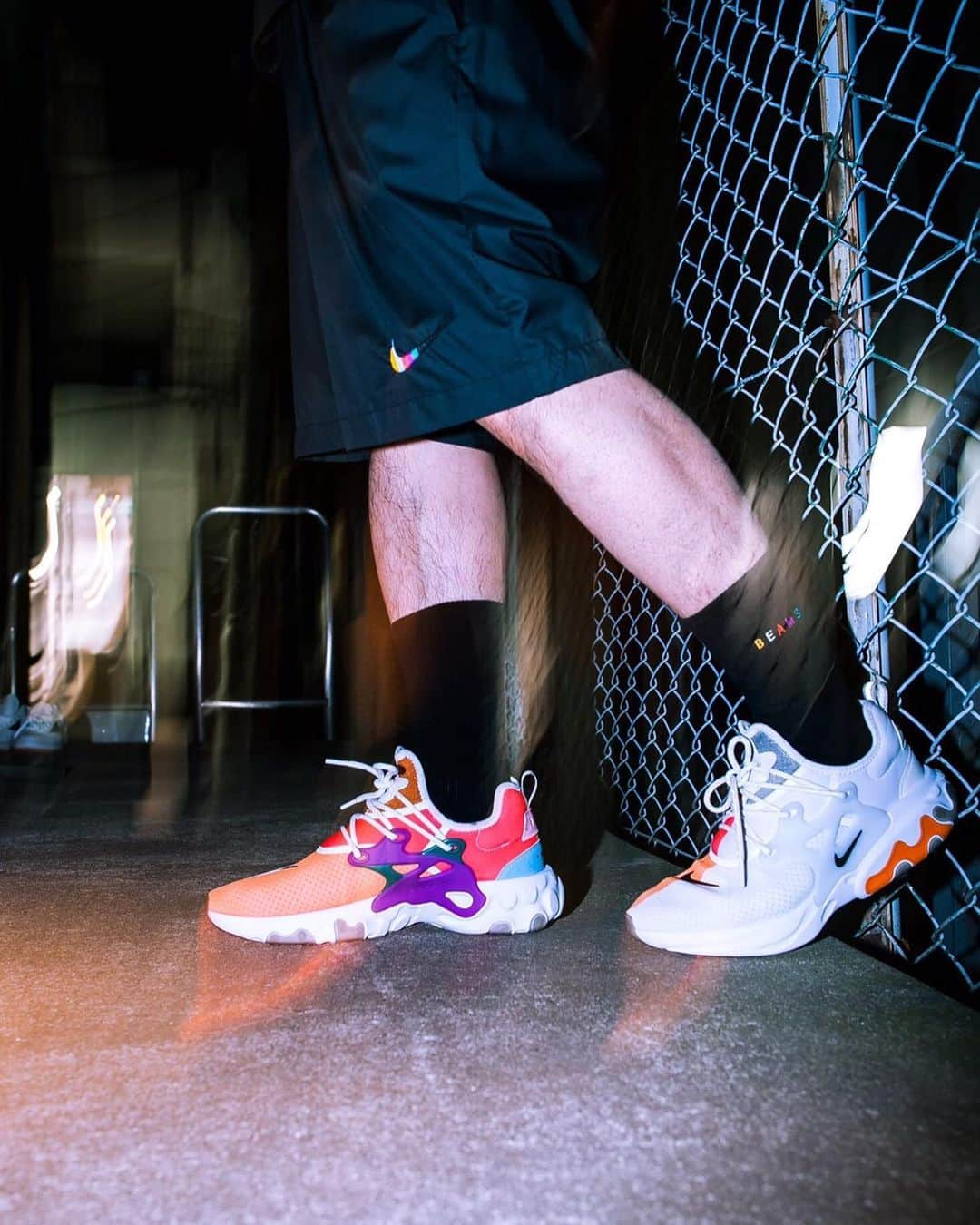 BEAMS MENさんのインスタグラム写真 - (BEAMS MENInstagram)「… NIKE REACT PRESTO “DHARMA” 5.25(Sat) Release ・ 5月9日（金）に発売され、世界中から注目を集めているNIKE REACT PRESTOのBEAMSスペシャルモデルを5月25日（土）よりBEAMSとNIKEにて国内限定発売します。 また、スニーカーのカラーリングを踏襲したTシャツとショーツも併せて展開します。 ・ https://www.beams.co.jp/news/1497/ ・ @nike #beams #beamspresto #dharma #nikesportswear #nikereact #reactpresto」5月22日 22時58分 - beams_mens_casual