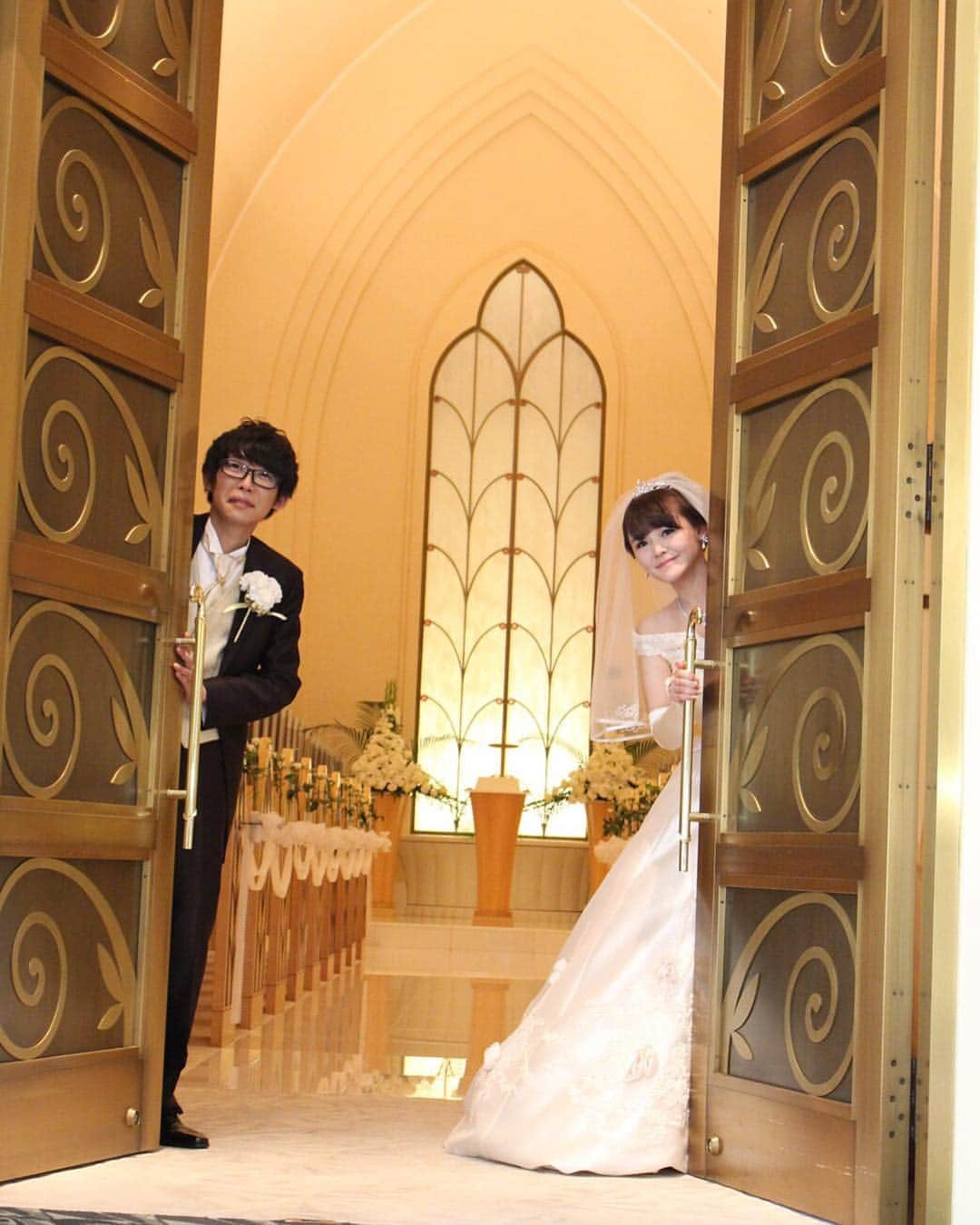 なちゅさんのインスタグラム写真 - (なちゅInstagram)「#DisneyWedding  みんなから送られてくる写真が 素敵過ぎて… 寝不足になるレベル♥️ ありがとうっ 感謝しかない✨✨✨ 周りの方々にも本当に恵まれて 良かったねぇ✧︎ この夫婦可愛すぎる💓  #妹 #結婚式 #ウエディングドレス #ディズニーランド #mickeymouse #チャペル #disneyland #アンバサダーホテル #結婚 #HappyWedding #みんなからの写真 #何万枚 #sister #tokyDisneyland #シスコン #結婚おめでとう💓 #ブーケみくにん #ブッチャーブラザーズ 様ご乾杯 #カンニング竹山 様スピーチ #相澤社長 様主賓挨拶 #感謝 #偉人 #ミッキーもビックリ #竹山さんのTwitter #竹山さんRadioでめっちゃ話してくださってる #有難さ #💍 @echan12o2  @disney @disneyland @tokyodisneyresort_official  @mikuni1118」5月22日 23時00分 - nachudesu1223