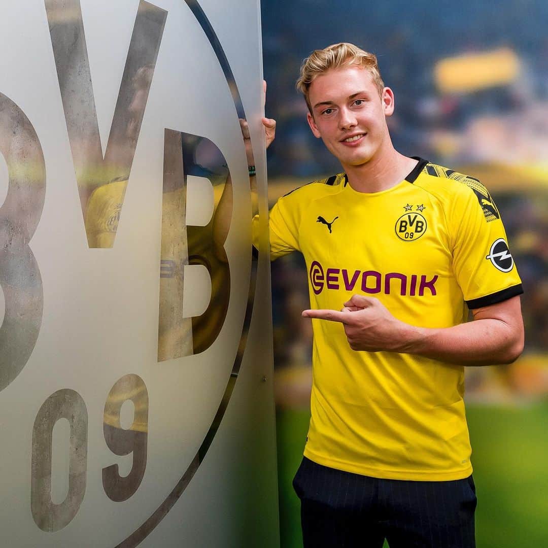 ボルシア・ドルトムントさんのインスタグラム写真 - (ボルシア・ドルトムントInstagram)「🤝 Welcome to Borussia Dortmund, @julianbrandt! 🔥 #WirHabenBRANDT #bvb #borussiadortmund #dortmund #bundesliga #julianbrandt」5月22日 23時00分 - bvb09