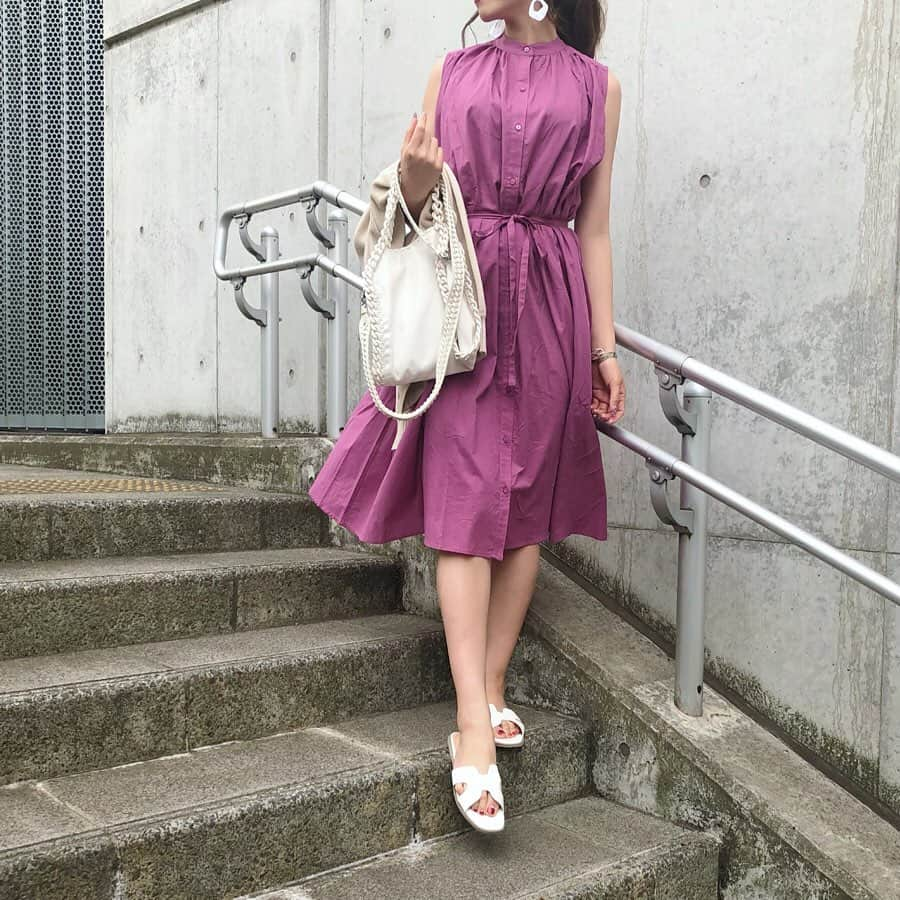 渡辺 さあやさんのインスタグラム写真 - (渡辺 さあやInstagram)「:▶︎パープルな気分に ぴったりなワンピース💜 . . 腰ひも結ばないと カジュアルにもなるから オフィスでも楽チンでおすすめ😍 . . #クルーネックaラインワンピース @titivatejp #coordinate #titivate #titivatestyle #ティティベイト #きょコ #今日の服 #今日のコーデ #春コーデ #シンプルコーデ #大人女子コーデ #カジュアルコーデ #大人カジュアル #ママコーデ #きれいめカジュアル #プチプラコーデ #プチプラファッション #ホワイトコーデ」5月22日 23時04分 - saaya_love