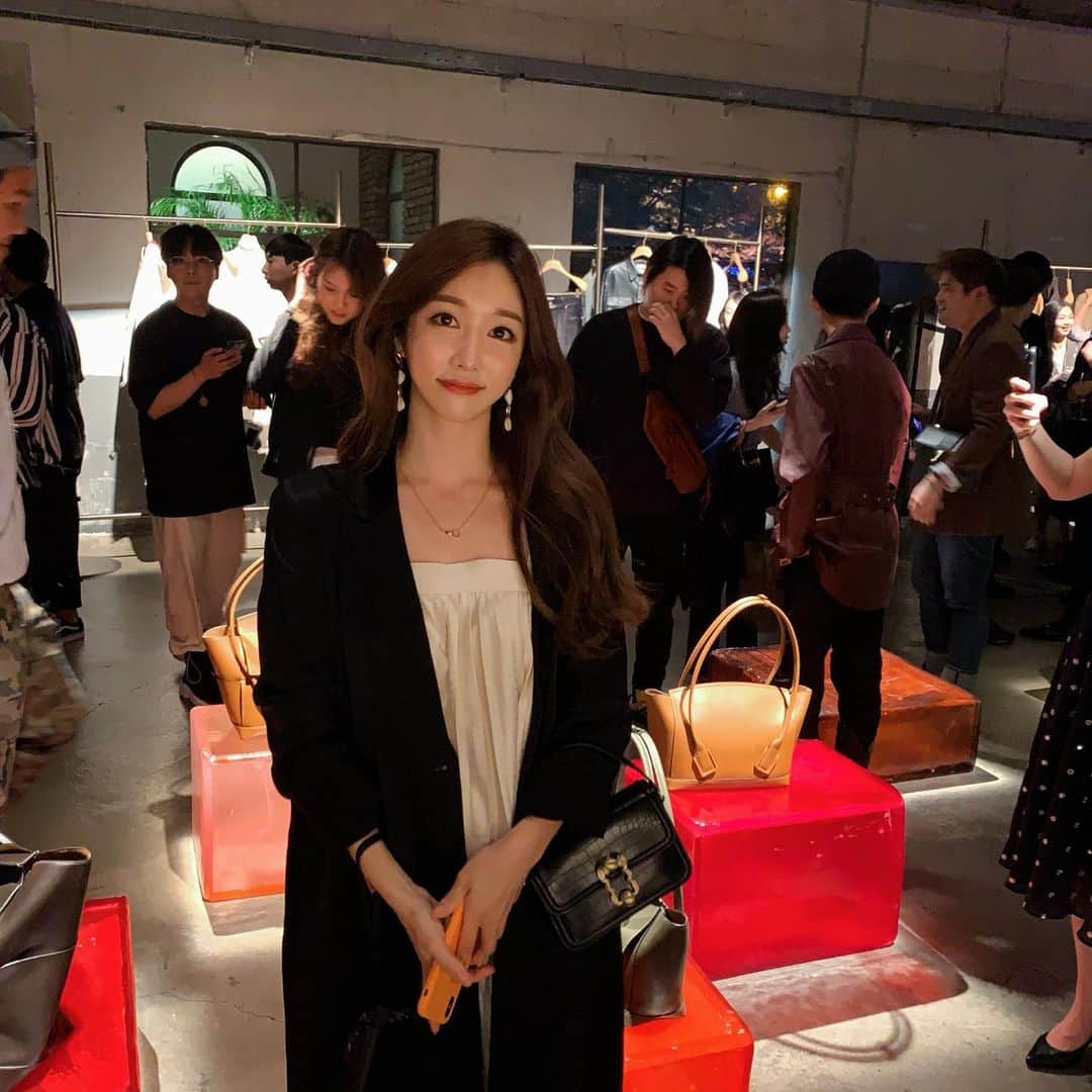 COCO さんのインスタグラム写真 - (COCO Instagram)「Thanks for the invite #bottegaveneta #🙏🏻 #보테가베네타 #prefall2019」5月22日 23時04分 - rilaccoco