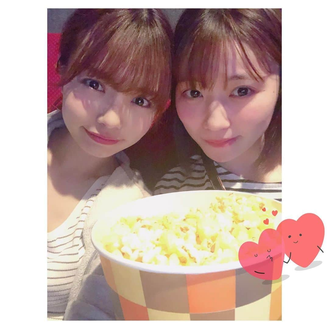 渕上舞さんのインスタグラム写真 - (渕上舞Instagram)「🥰 . . ペアシートでポップコーン半分こしてきました❤︎ レディースデー、最高かよ👯‍♀️ #画質悪いけど載せちゃおう . . #朝からのリハ終わり #アクティブな日 #ぴーまい #96年組 #ちゃっかりボーダー被り #映画デートもどき #笑」5月22日 23時15分 - mai_fuchigami_48