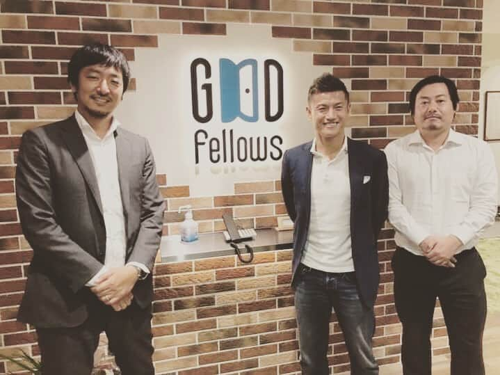 播戸竜二さんのインスタグラム写真 - (播戸竜二Instagram)「『会社播訪問』 ・ 株式会社グッドフェローズ さんにお邪魔してきました！ ・ 『本邦No.1の再エネプラットフォーム「タイナビ」を通して、再生可能エネルギー100%を本気で、目指すグッドフェローズ』さんです！ ・ 再生可能エネルギーの事を、もっといろいろ勉強したいと思いました！ ・ グッドフェローズ さん、ありがとうございました！ ・ ・ #グッドフェローズ  #タイナビ #再生可能エネルギー #会社播訪問」5月22日 23時10分 - ryuji_bando